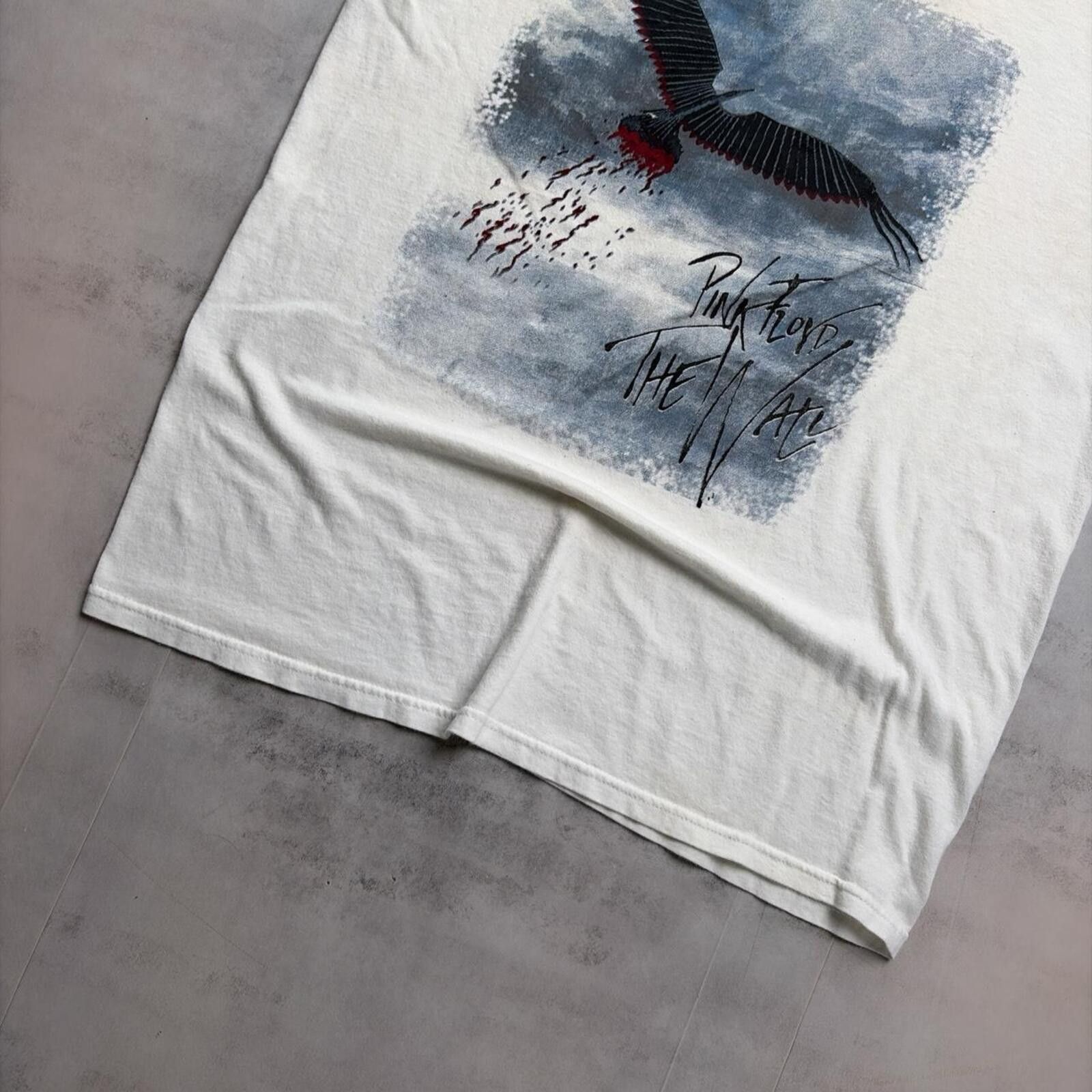 Other Y2K White Pink Floyd The Wall Tour Band Distressed T-Shirt Size US L / EU 52-54 / 3 - 5 Thumbnail