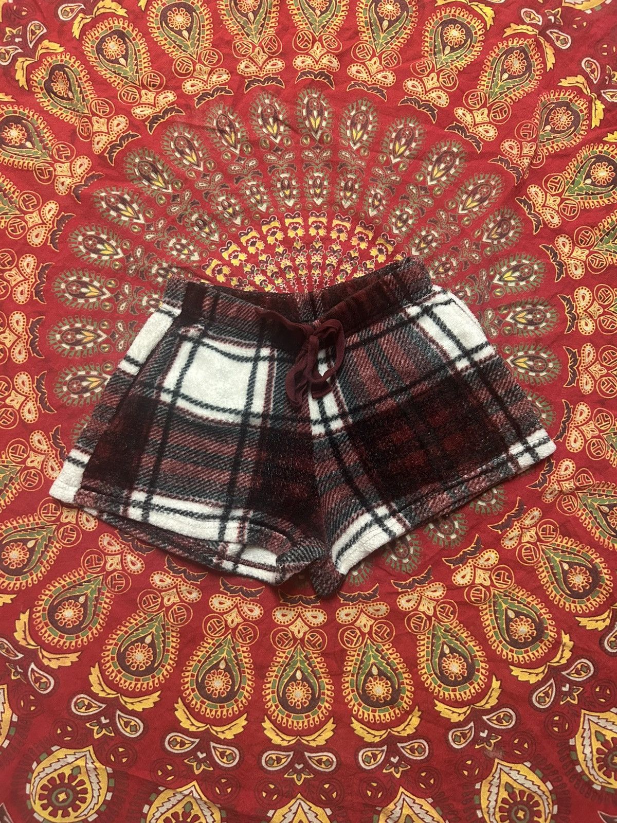 Other Faded Rose women's red black and white plaid fleece shorts Size 26" / US 2 / IT 38 - 1 Thumbnail
