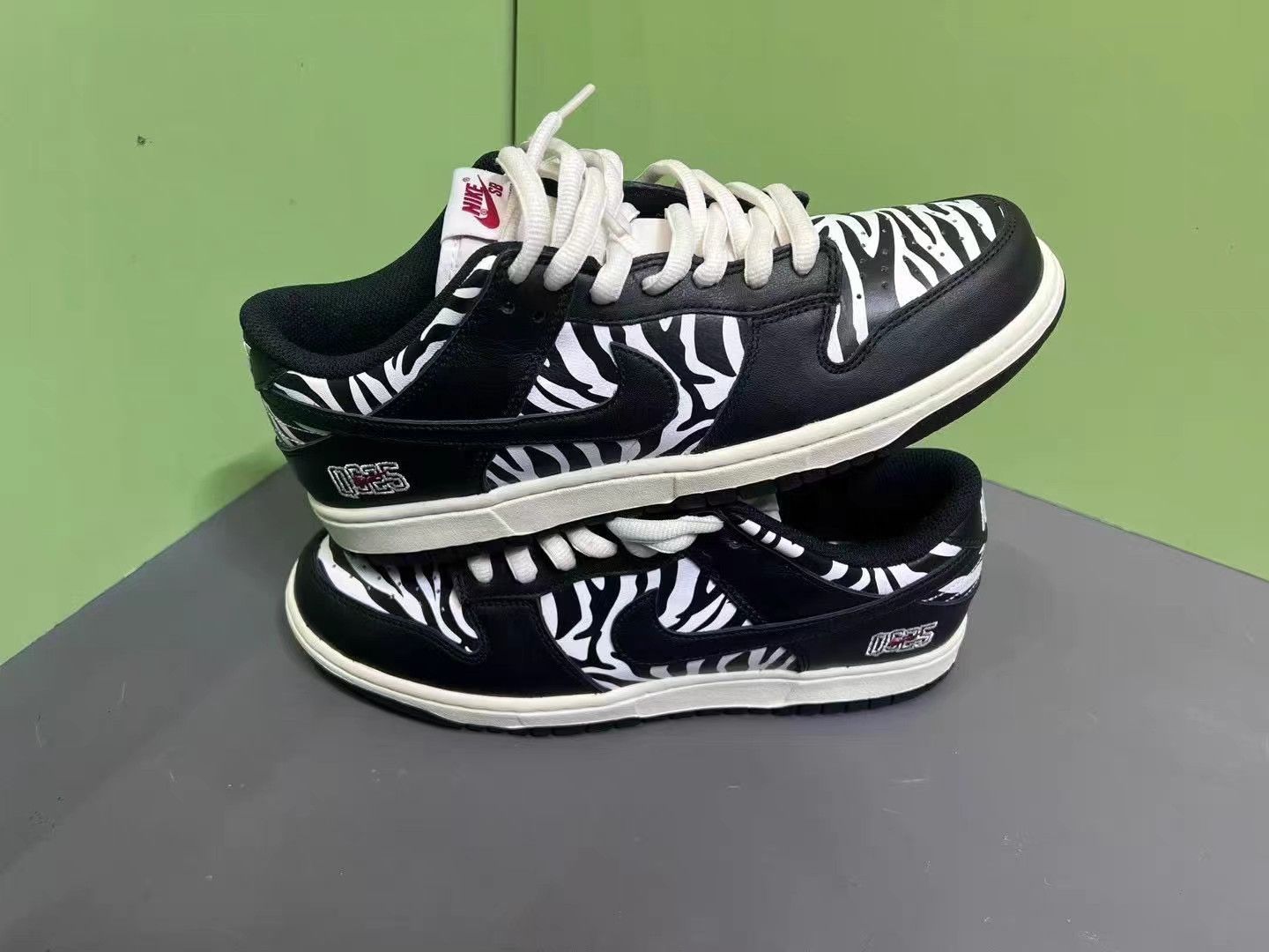 Nike Nike SB Dunk Low QS25 x Quartersnacks Zebra Sneakers K15 Size US 10 / EU 43 - 4 Thumbnail