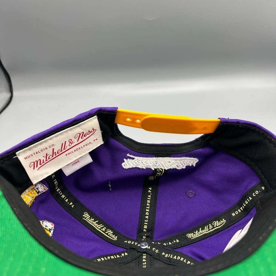 Mitchell & Ness Los Angeles LA Lakers Hat Men Mitchell & Ness Snap Back Cap Size ONE SIZE - 4 Thumbnail