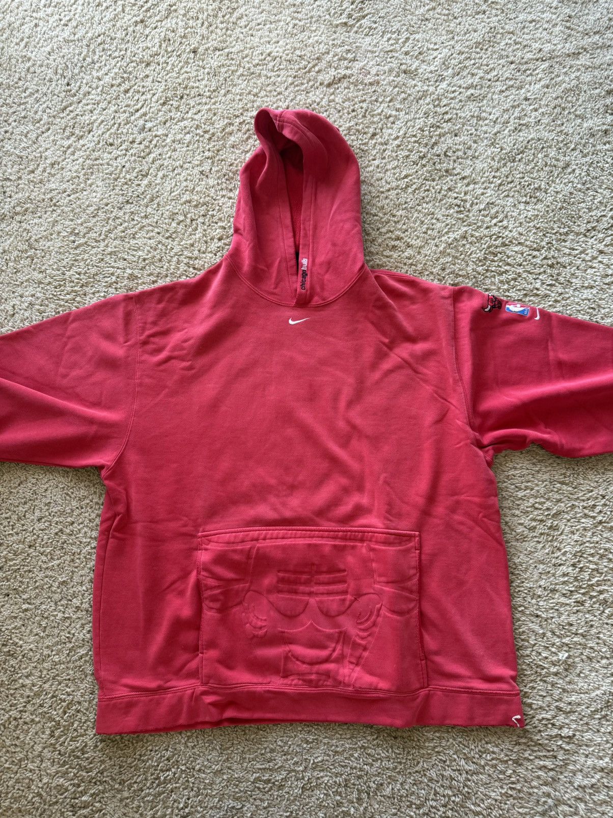 Nike RARE VINTAGE Nike Size XL NBA Chicago Bulls middle swoosh Size US XL / EU 56 / 4 - 1 Thumbnail