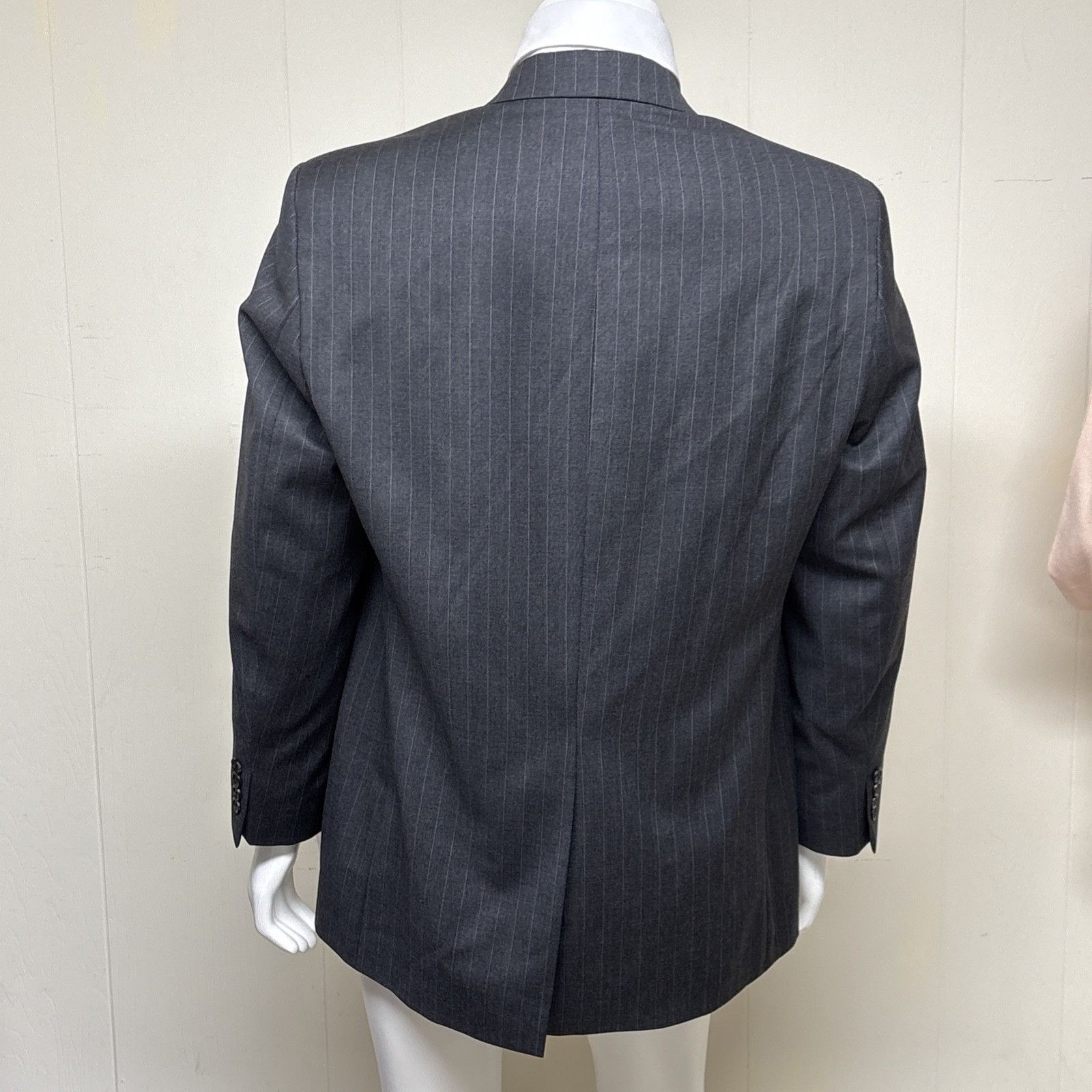 Lauren Ralph Lauren Lauren Ralph Lauren Wool Suit Jacket Mens 44R Gray Pinstripe Size 44R - 3 Thumbnail