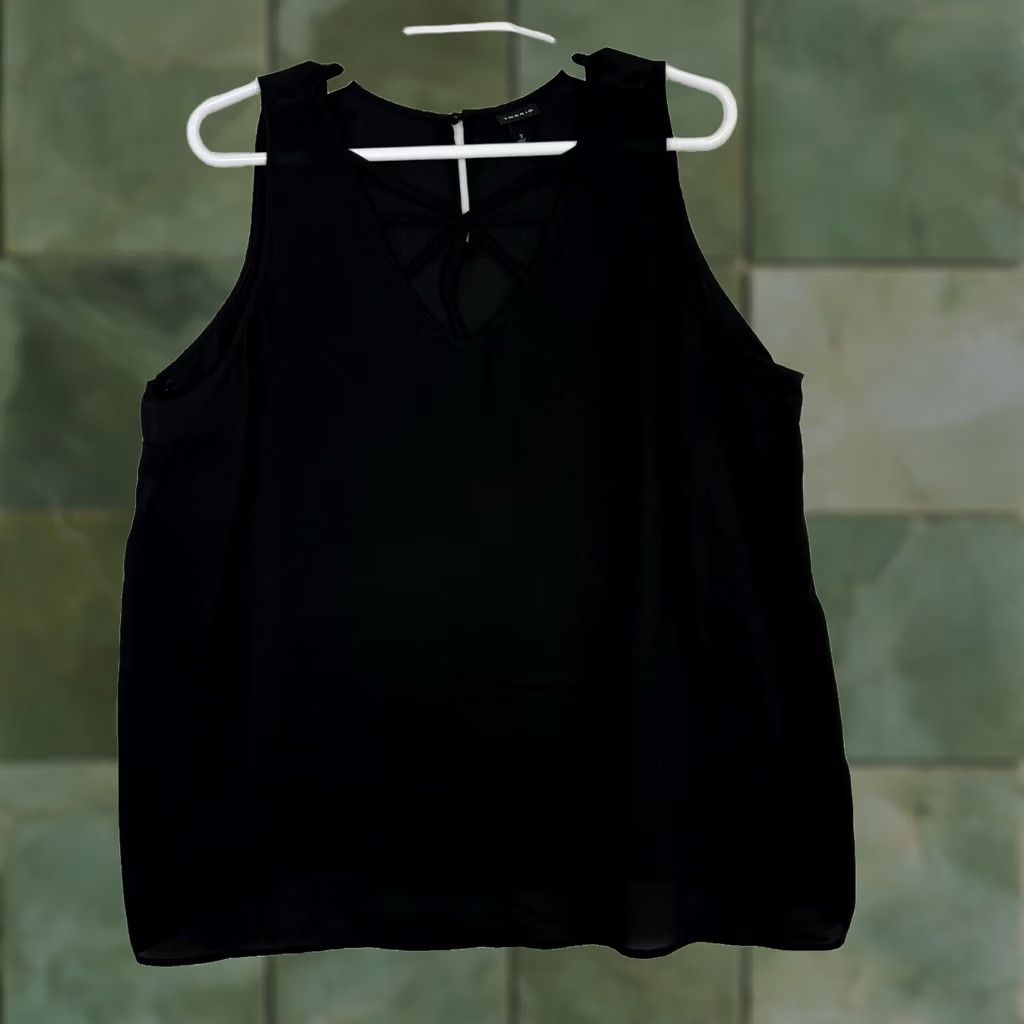 Torrid Torrid Tank Top Women’s 3 Black Georgette Strappy V-Neck 100% Polyester W 324 Tank Top Women’s Black 3 Torrid V-Neck Georgette Strappy Tank Top Size XS / US 0-2 / IT 36-38 - 1 Thumbnail