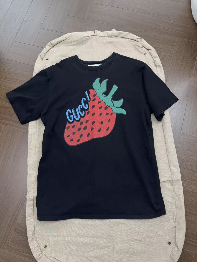 Gucci Gucci Black logo letter strawberry pattern round-neck short Size US L / EU 52-54 / 3 - 2 Thumbnail