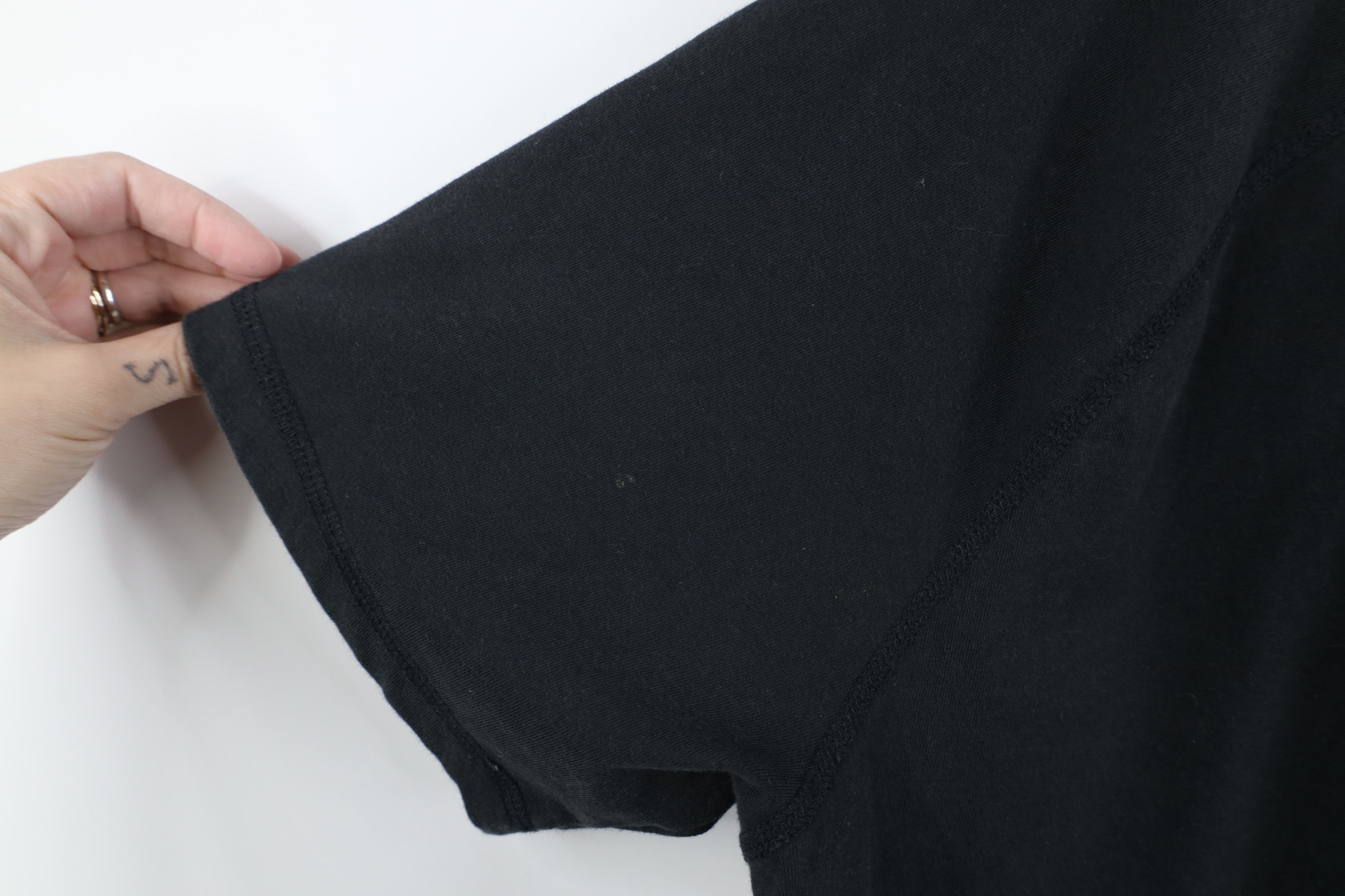 Carhartt Vintage Y2K Carhartt Spell Out Pocket T-Shirt Black Workwear Size US M / EU 48-50 / 2 - 8 Thumbnail