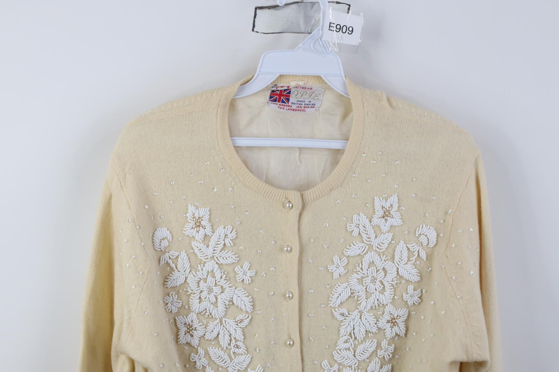 Vintage Vintage 60s 70s Angora Lambswool Beaded Cardigan Sweater Size S / US 4 / IT 40 - 2 Thumbnail