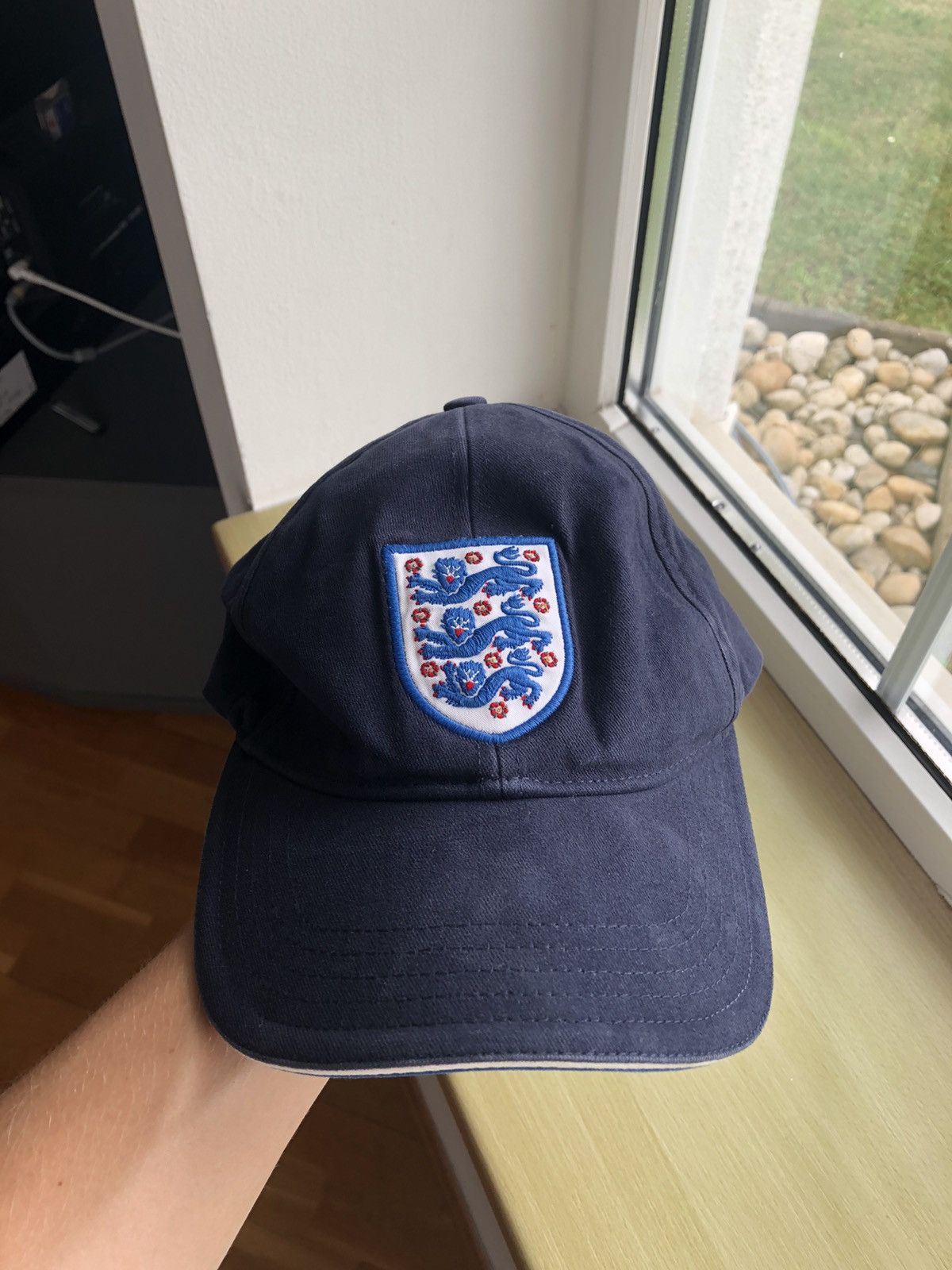 England football hat shops