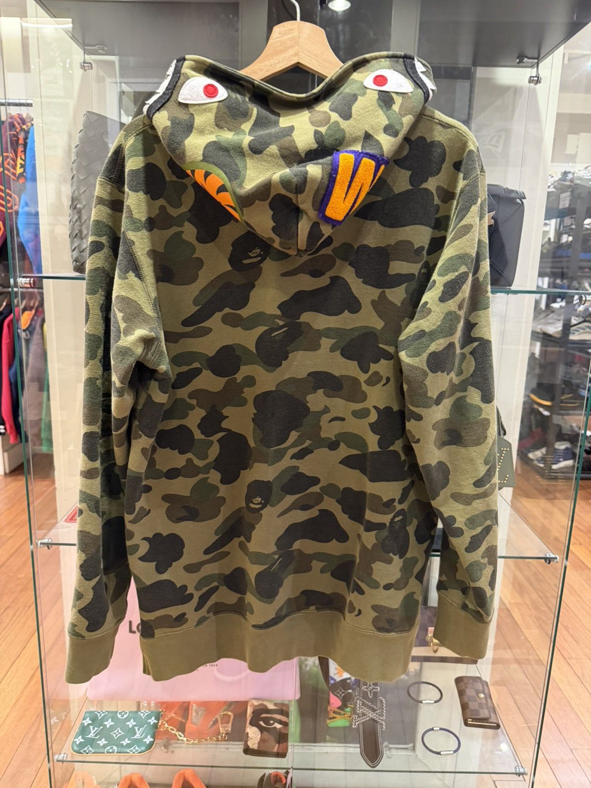 Bape Bape Shark Camo Pullover Hoodie Size US L / EU 52-54 / 3 - 2 Thumbnail