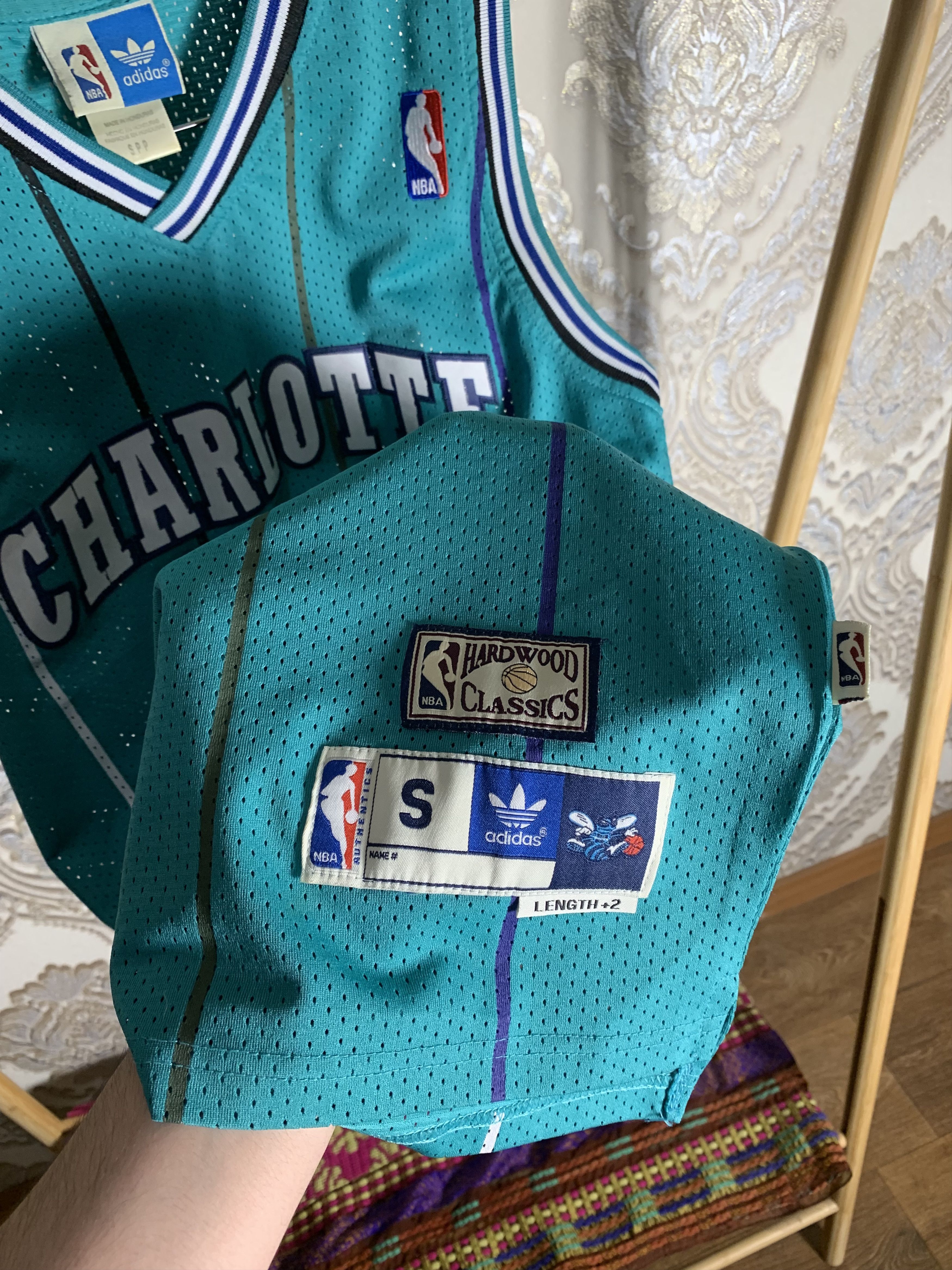 Adidas VINTAGE ADIDAS ORIGINAL CHARLOTTES NBA RETRO JERSEY Y2K 90s Size US S / EU 44-46 / 1 - 5 Thumbnail