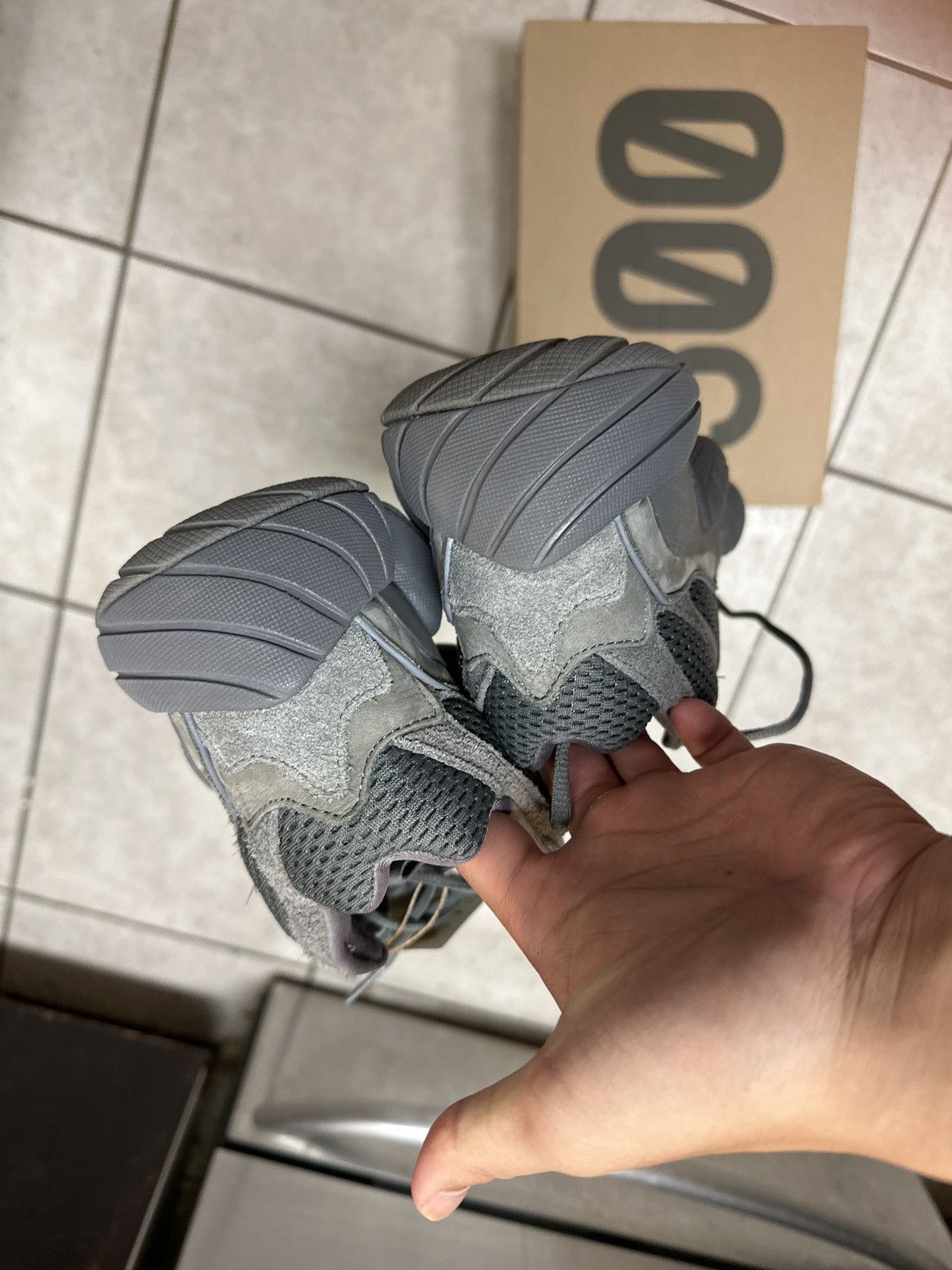Yeezy BRAND NEW Yeezy 500 granite size 9.5 Size US 9.5 / EU 42-43 - 6 Thumbnail