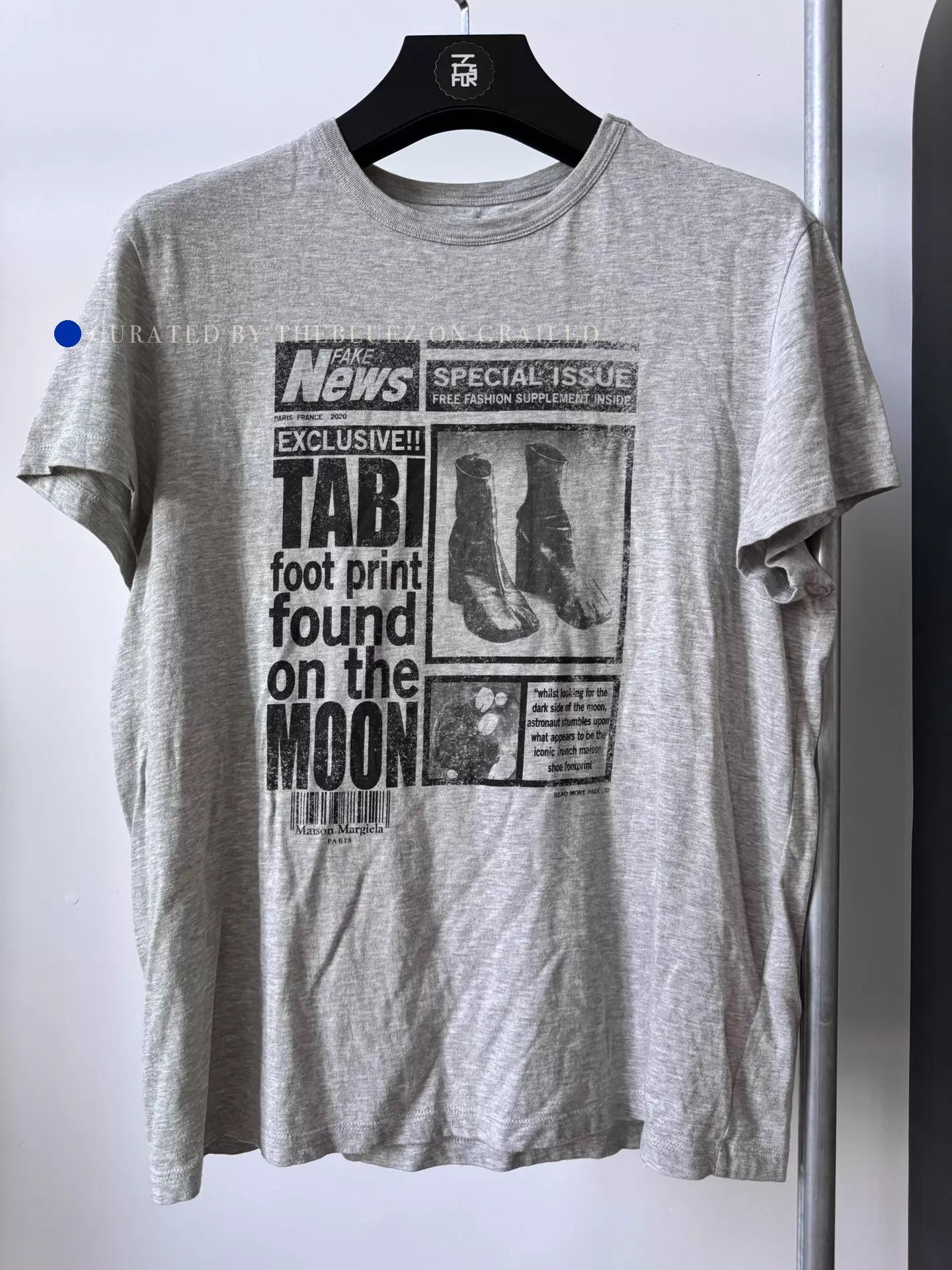 トップス Maison Margiela tabi footprint T-shirt Maison Margiela Unique Gray T-Shirt with Graphic Print | Grailed