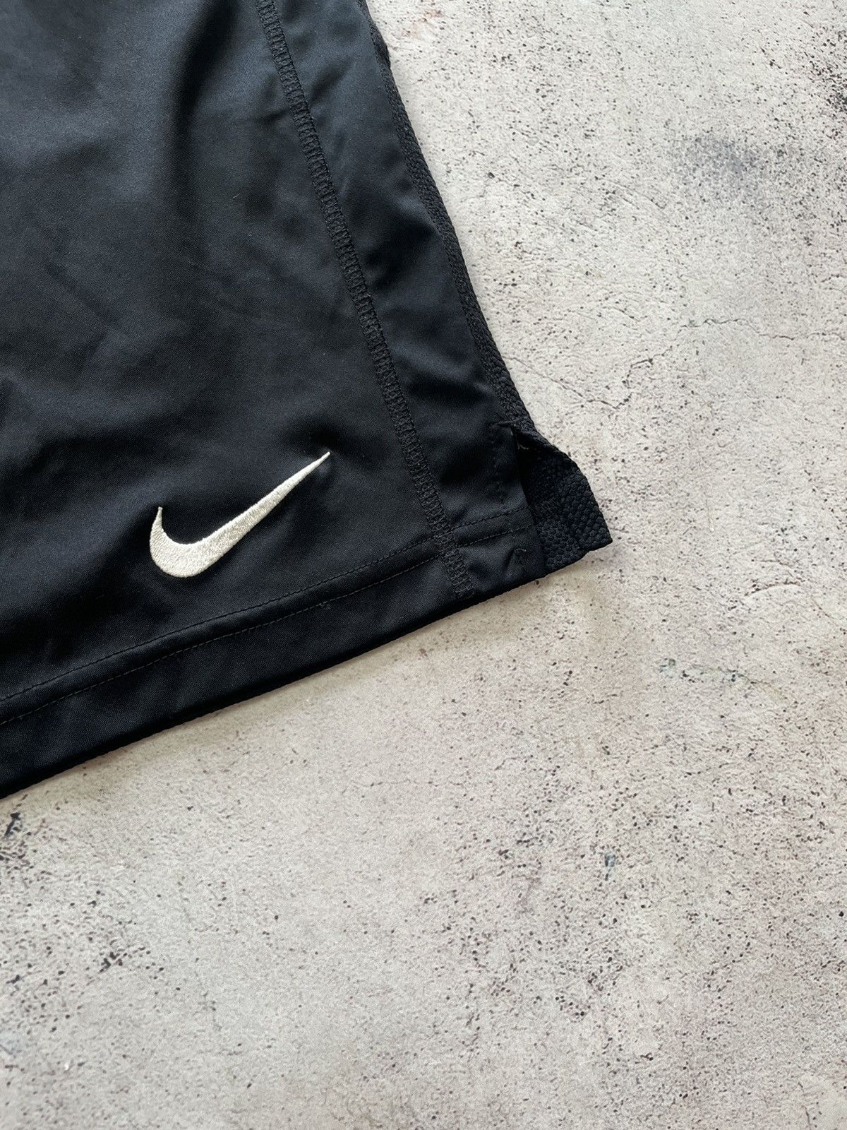 Nike Nike Fc Galatasaray Turkey Football Shorts Men’s size L Size US 34 / EU 50 - 2 Thumbnail