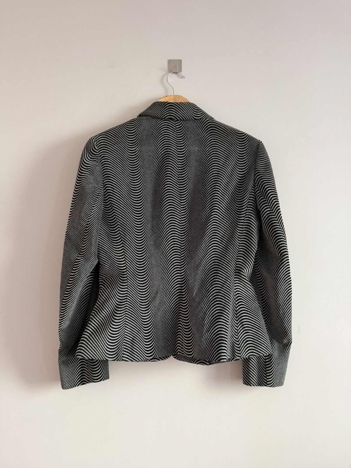 Versus Versace Vintage Versus Versace Zebra Velvet Blazer Size M / US 6-8 / IT 42-44 - 8 Thumbnail