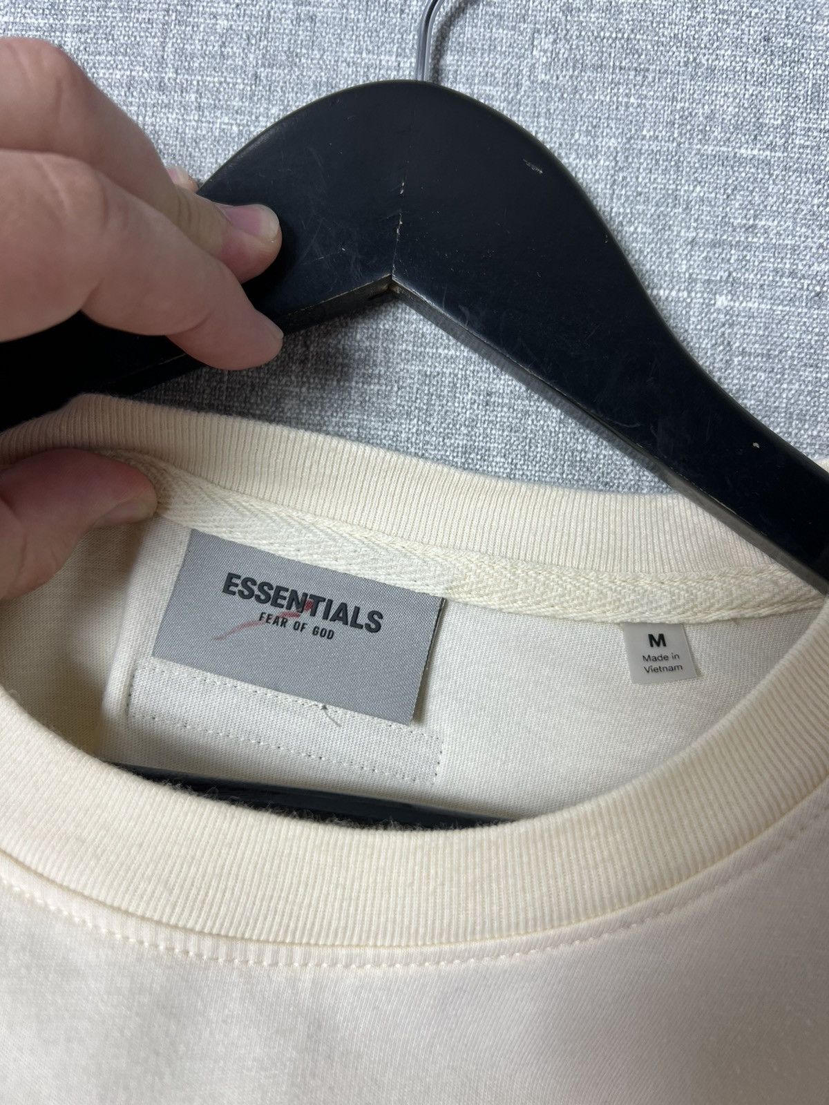 Fear of God FEAR OF GOD Essentials Back Big Logo Tee FOG Beige T-Shirt Size US M / EU 48-50 / 2 - 11 Thumbnail