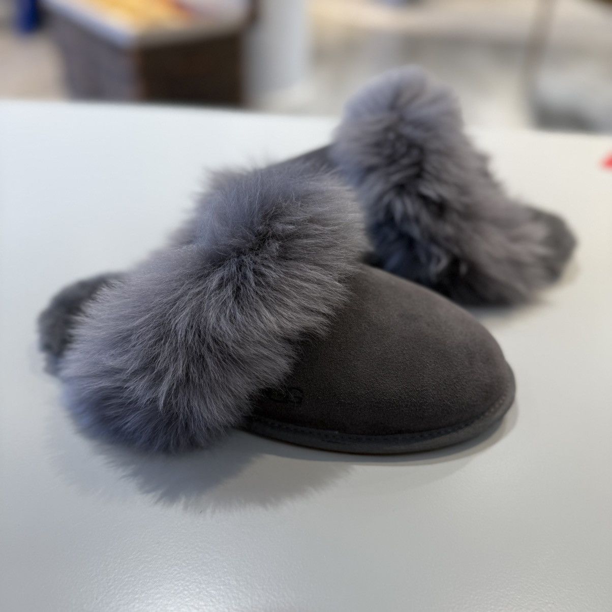 Ugg Ugg Scuffette II Slipper Size US 7 / EU 40 - 2 Thumbnail
