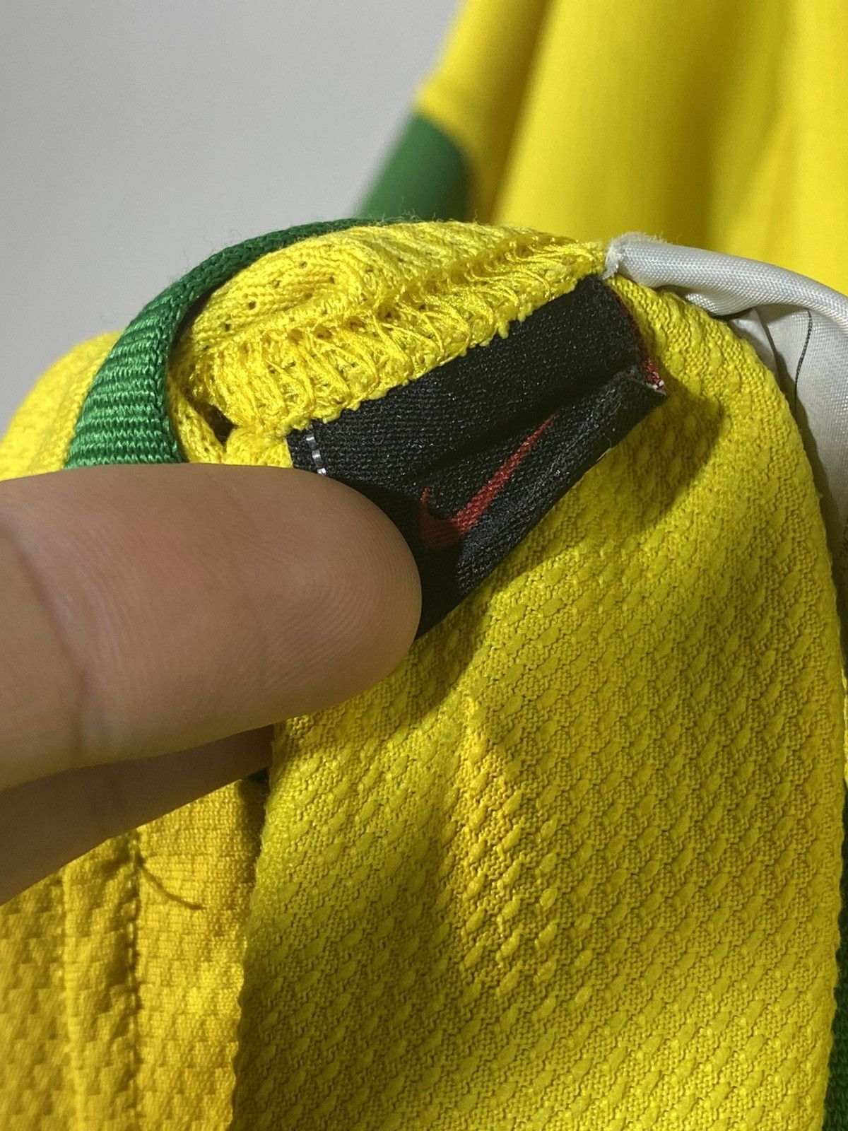 Nike Vintage 00s Nike Brazil National Team Retro Soccer Jersey Size US M / EU 48-50 / 2 - 14 Thumbnail