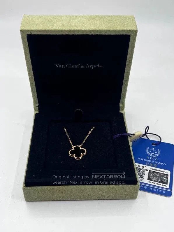 Van Cleef & Arpels VCA 18K Gold Black Onyx Clover Necklace. Size ONE SIZE - 2 Thumbnail