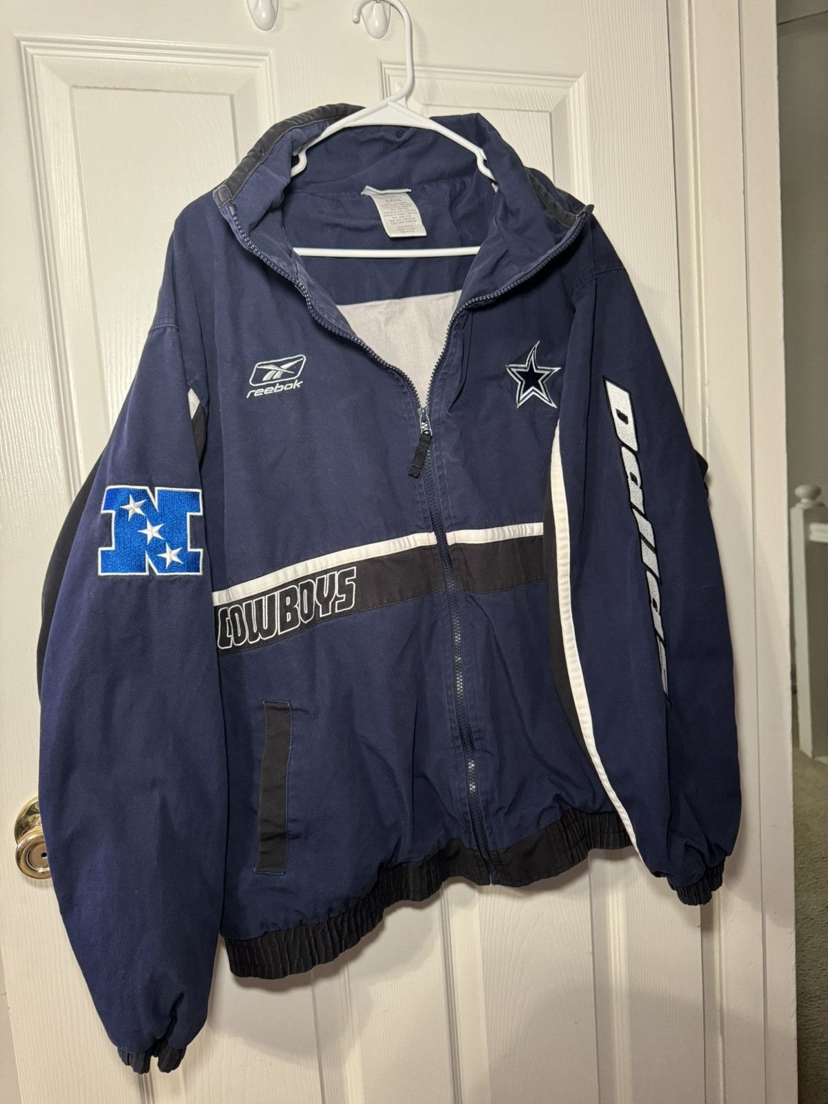 NFL × Vintage Vintage Heavyweight Dallas Cowboys NFL x Reebok Jacket Sz XL Size US XL / EU 56 / 4 - 1 Thumbnail