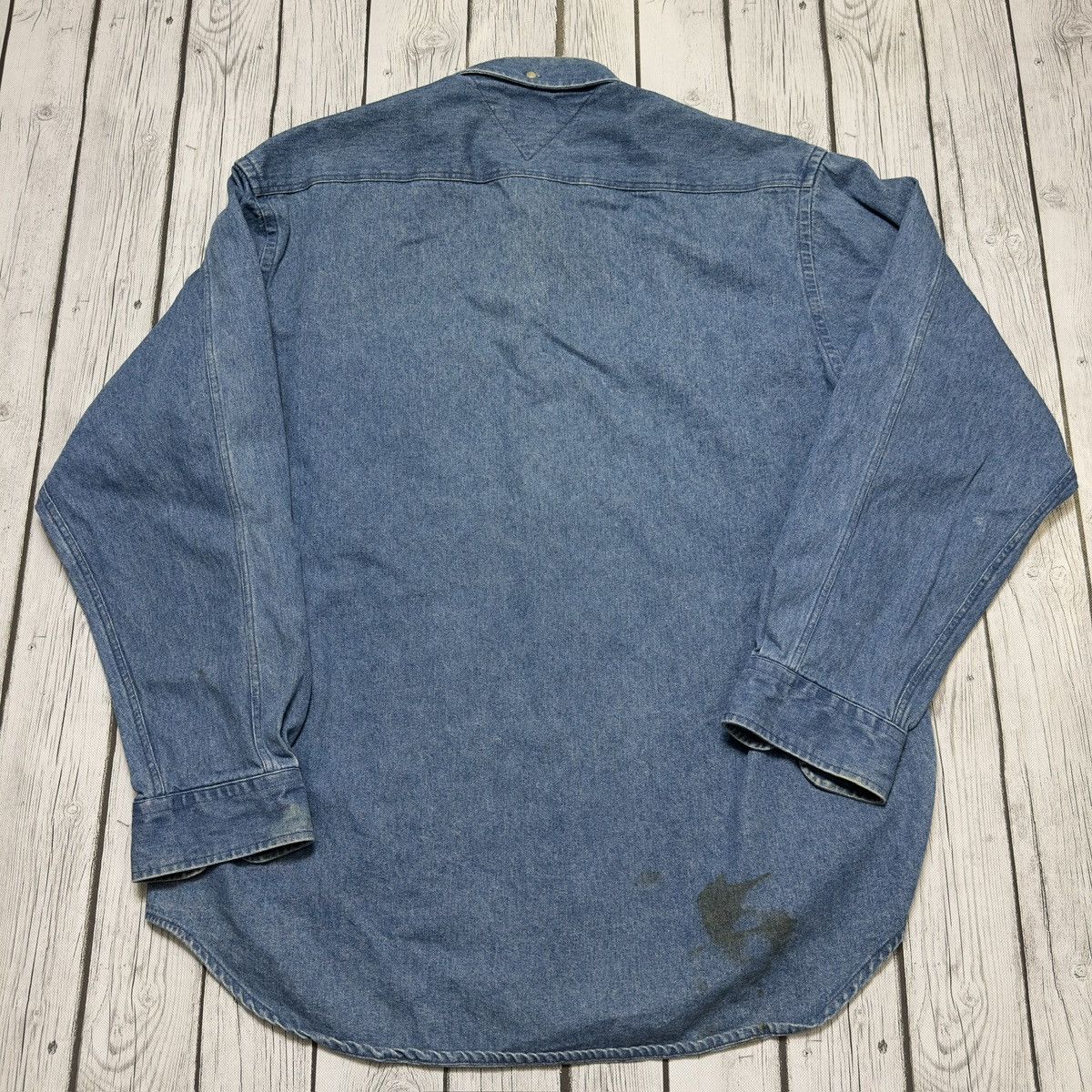 Tommy Hilfiger × Vintage Vintage Tommy Hilfiger denim shirt Size US M / EU 48-50 / 2 - 2 Thumbnail