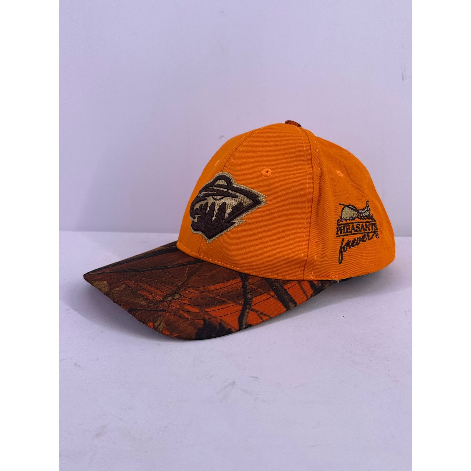 & Other Stories Minnesota Timberwolf’s Orange Camo Hat PheasantFever OneSize Size ONE SIZE - 2 Thumbnail