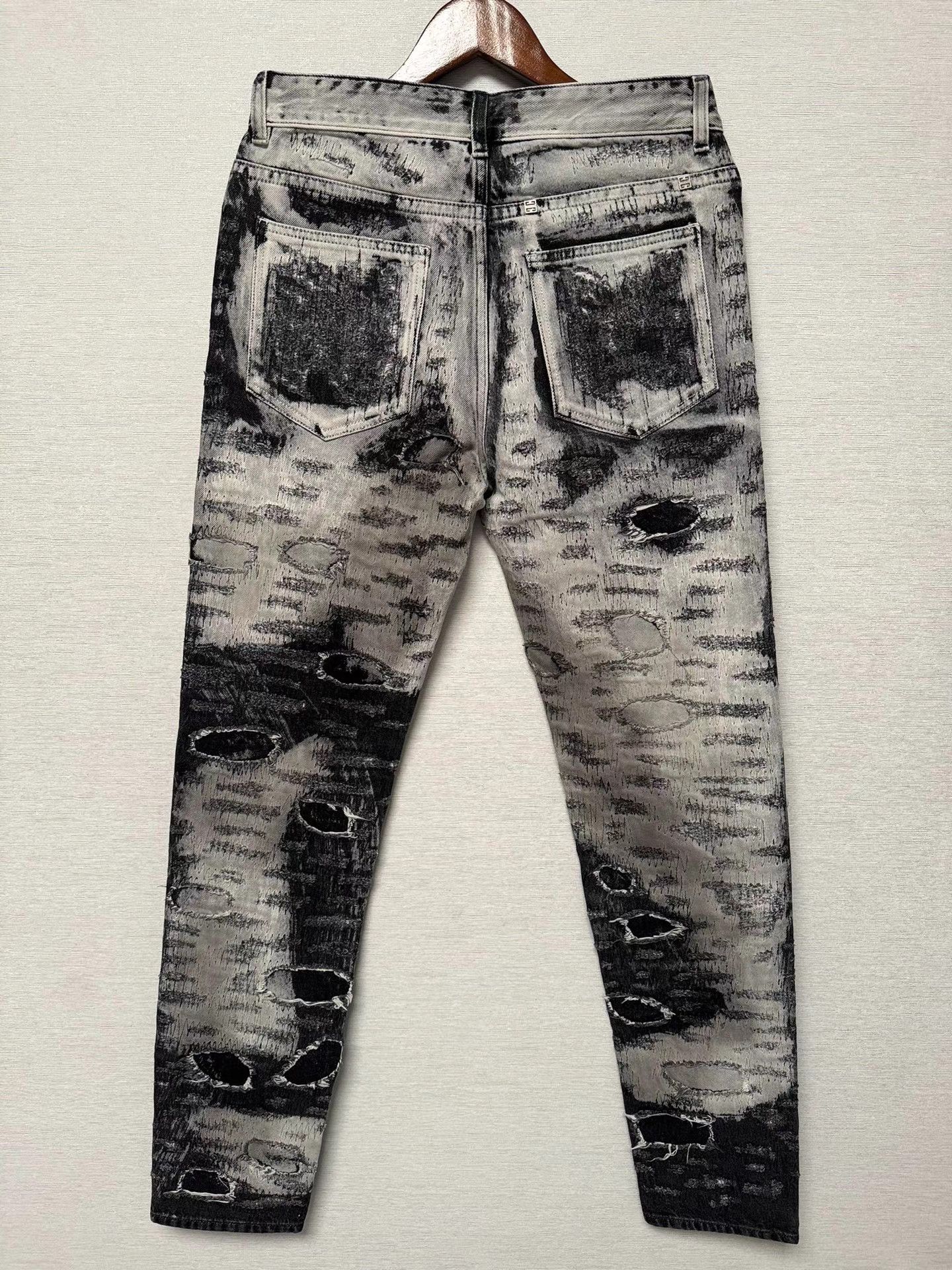 Givenchy Givenchy Cow Print Boro Distressed Destroyed Jeans K6 Size US 30 / EU 46 - 3 Thumbnail