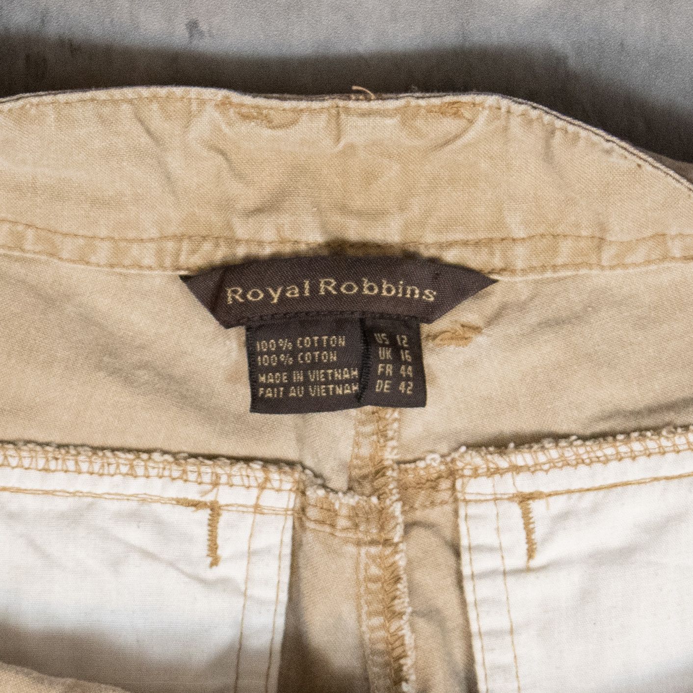 Royal Robbins Y2K 2000s Royal Robbins Front Pocket Baggy Tan Shorts Size US 35 - 12 Thumbnail