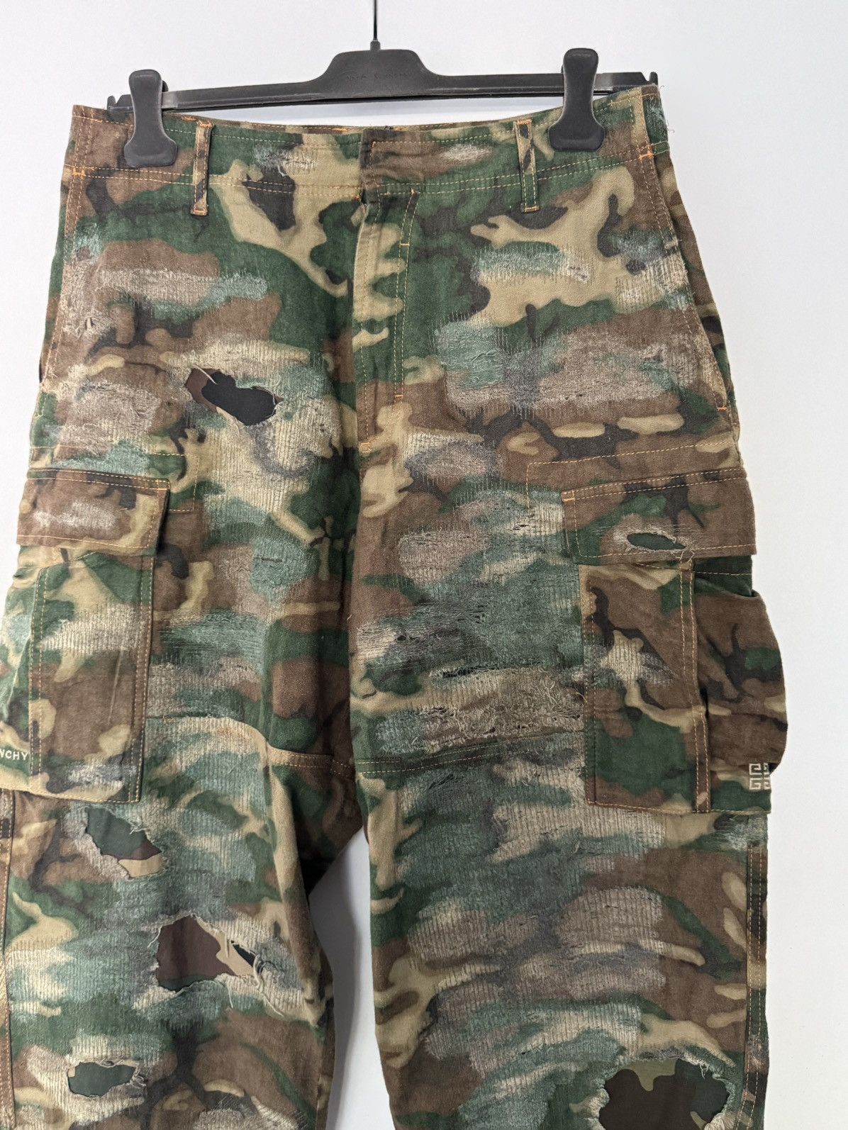 Givenchy Givenchy Distressed Camo Cargo Pants Size US 32 / EU 48 - 5 Thumbnail