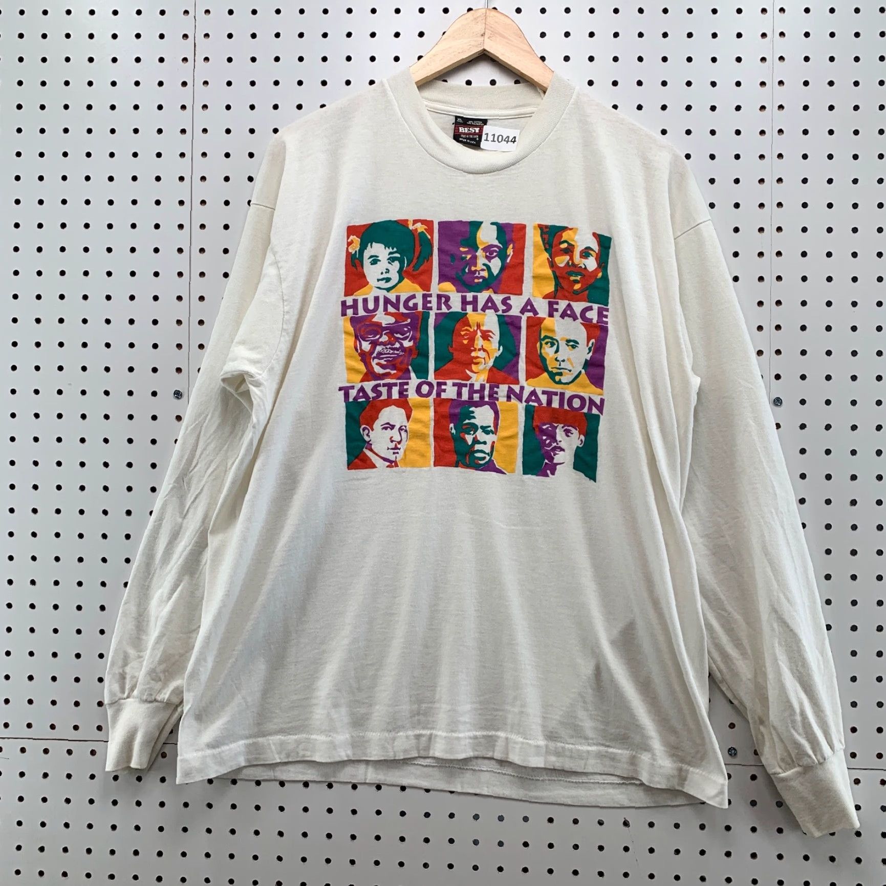 Fruit Of The Loom VINTAGE Hunger Has a Face Shirt Mens L White 90s Love Peace T-Shirt USA 22x29.5 Size US L / EU 52-54 / 3 - 2 Thumbnail