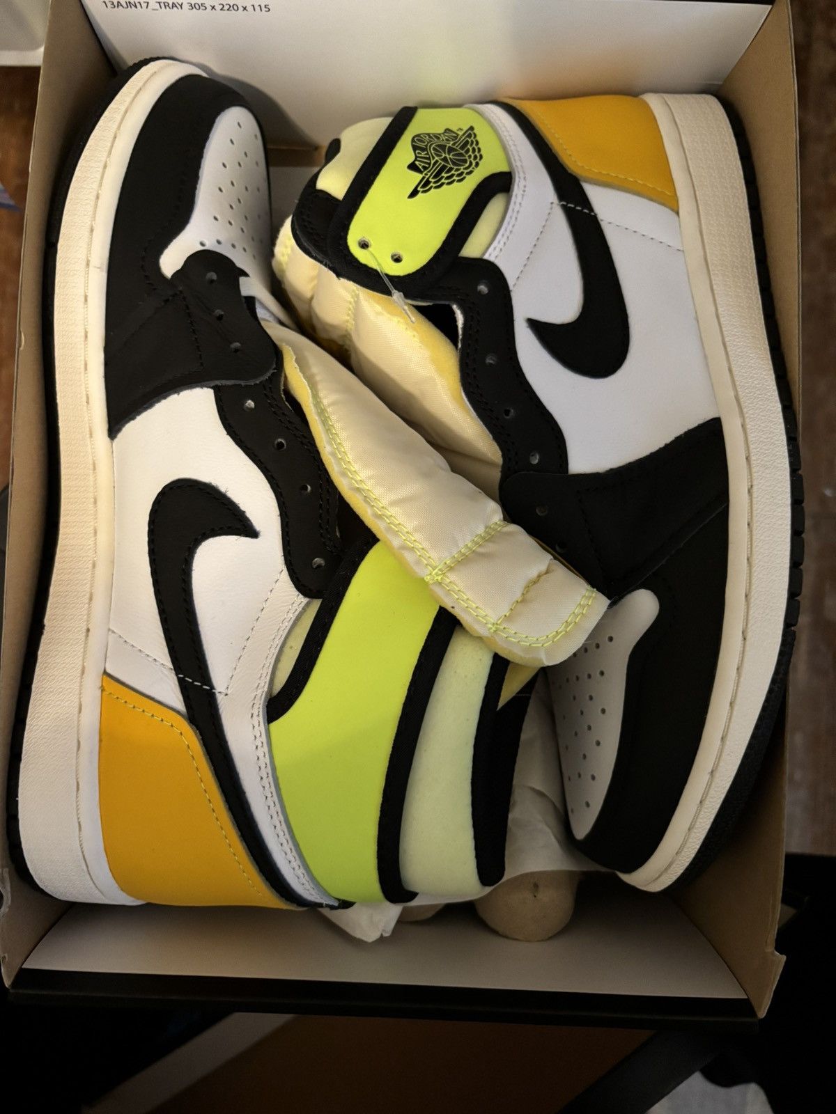 Jordan Brand × Nike Air Jordan retro high OG Size US 9 / EU 42 - 1 Thumbnail