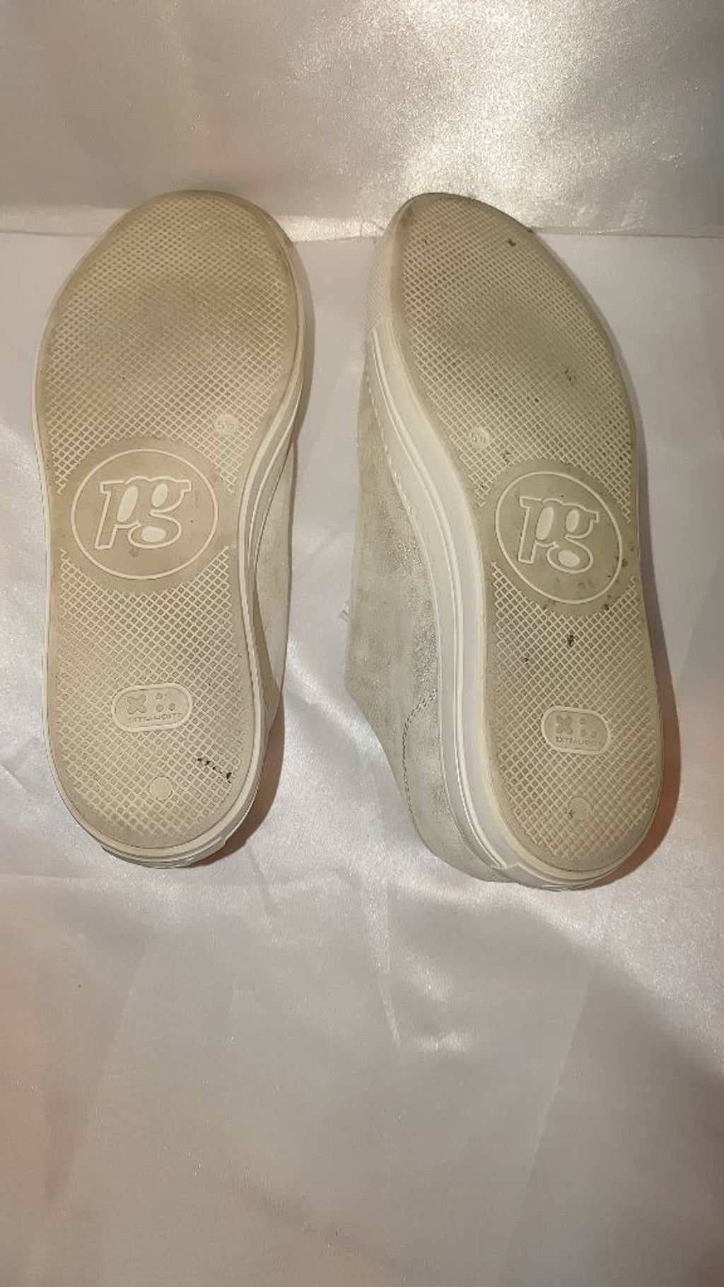 The Unbranded Brand Paul Green Hadley Leather Sneaker Size 5.5 Size US 8 / IT 38 - 9 Thumbnail