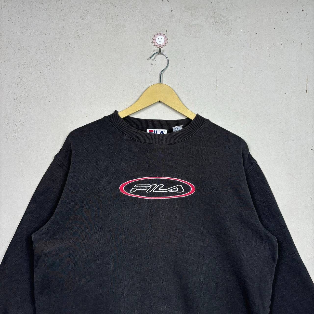 Fila Vintage 90s Fila Oval Logo Boxy Sweatshirt Sun Faded Black Size US M / EU 48-50 / 2 - 3 Thumbnail