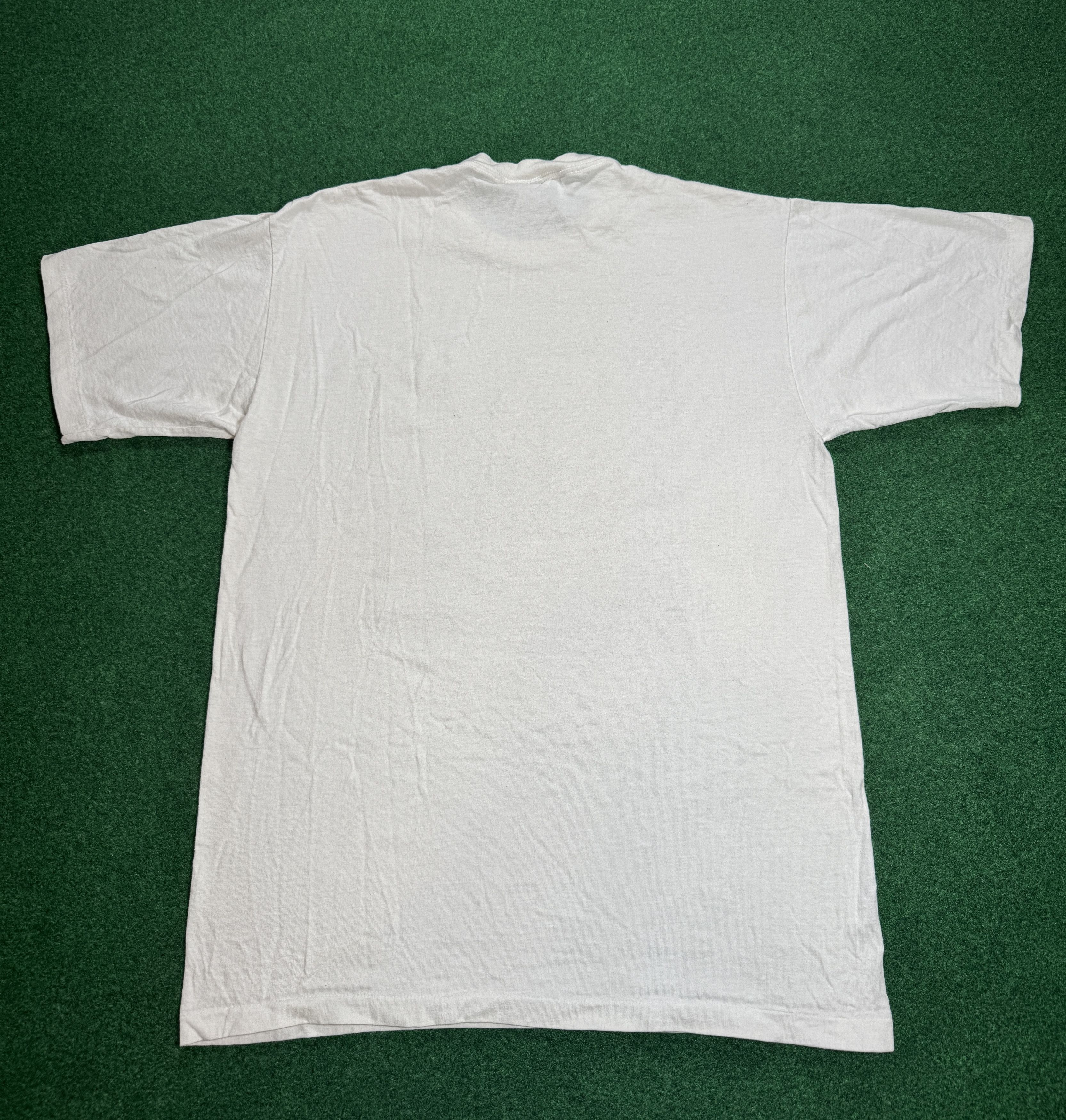 Vintage VTG 90s Week World News Bat Child Boy Original RARE TShirt Size US L / EU 52-54 / 3 - 3 Thumbnail
