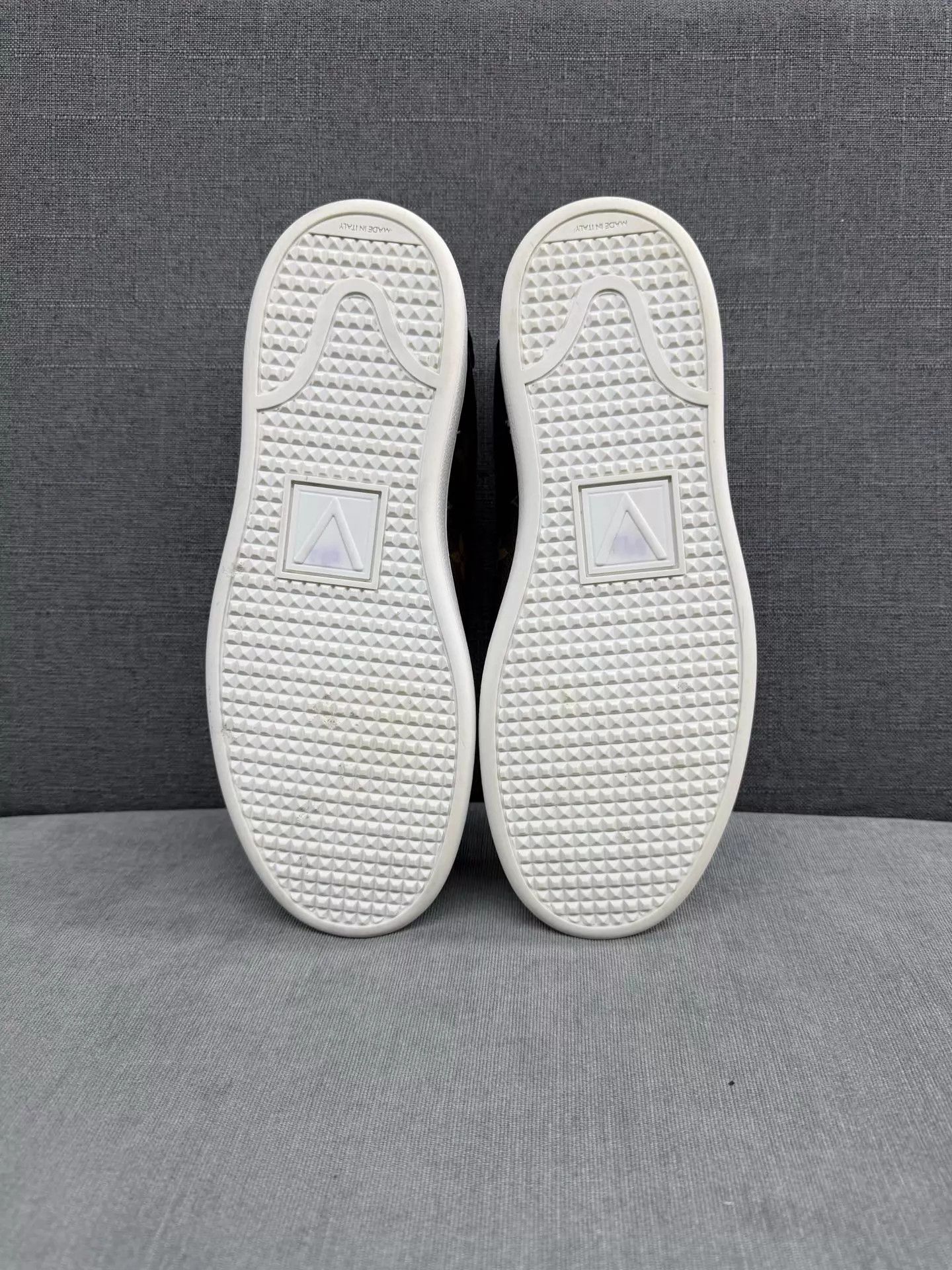 Louis Vuitton LV Monogram AOP Sneakers UK4.5 EU38.5 99New Size US 8 / IT 38 - 6 Thumbnail