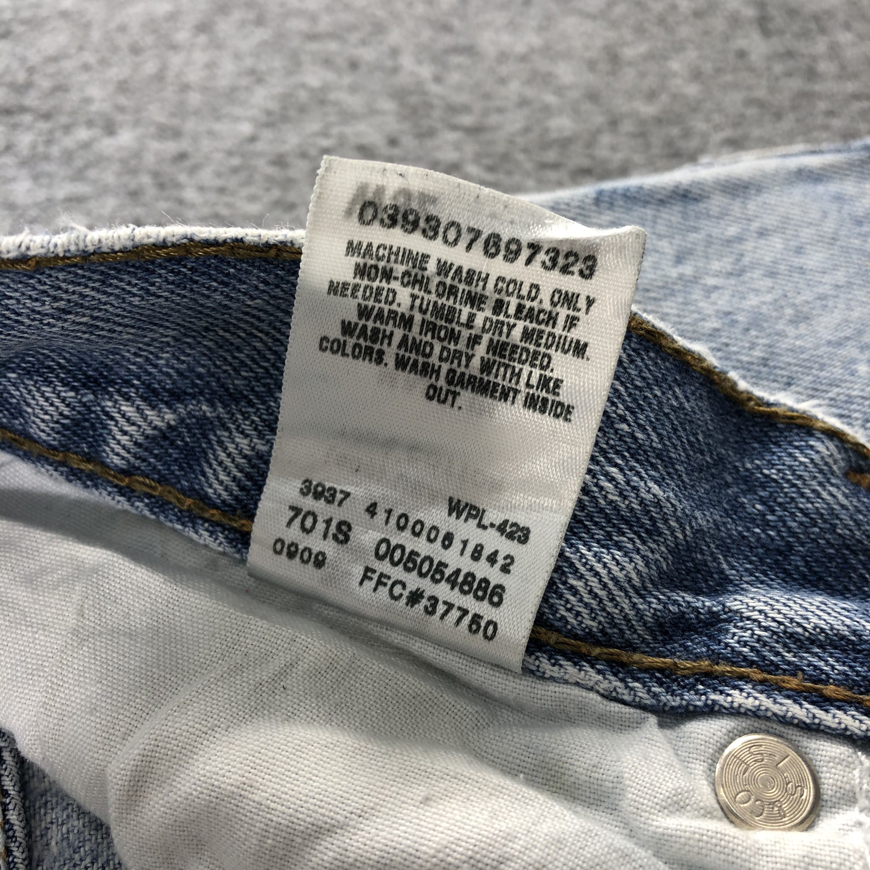 Levi's × Vintage Vintage Light Wash Levis 505 Jeans-JM1770 Size US 33 - 9 Thumbnail
