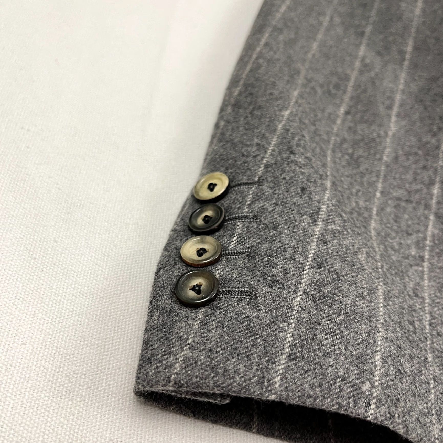 Paul Stuart Paul Stuart Blazer Jacket Mens 40R Wool Cashmere Gray Chalk Stripe 2-Button Vintage No N/A Size 40R - 4 Thumbnail