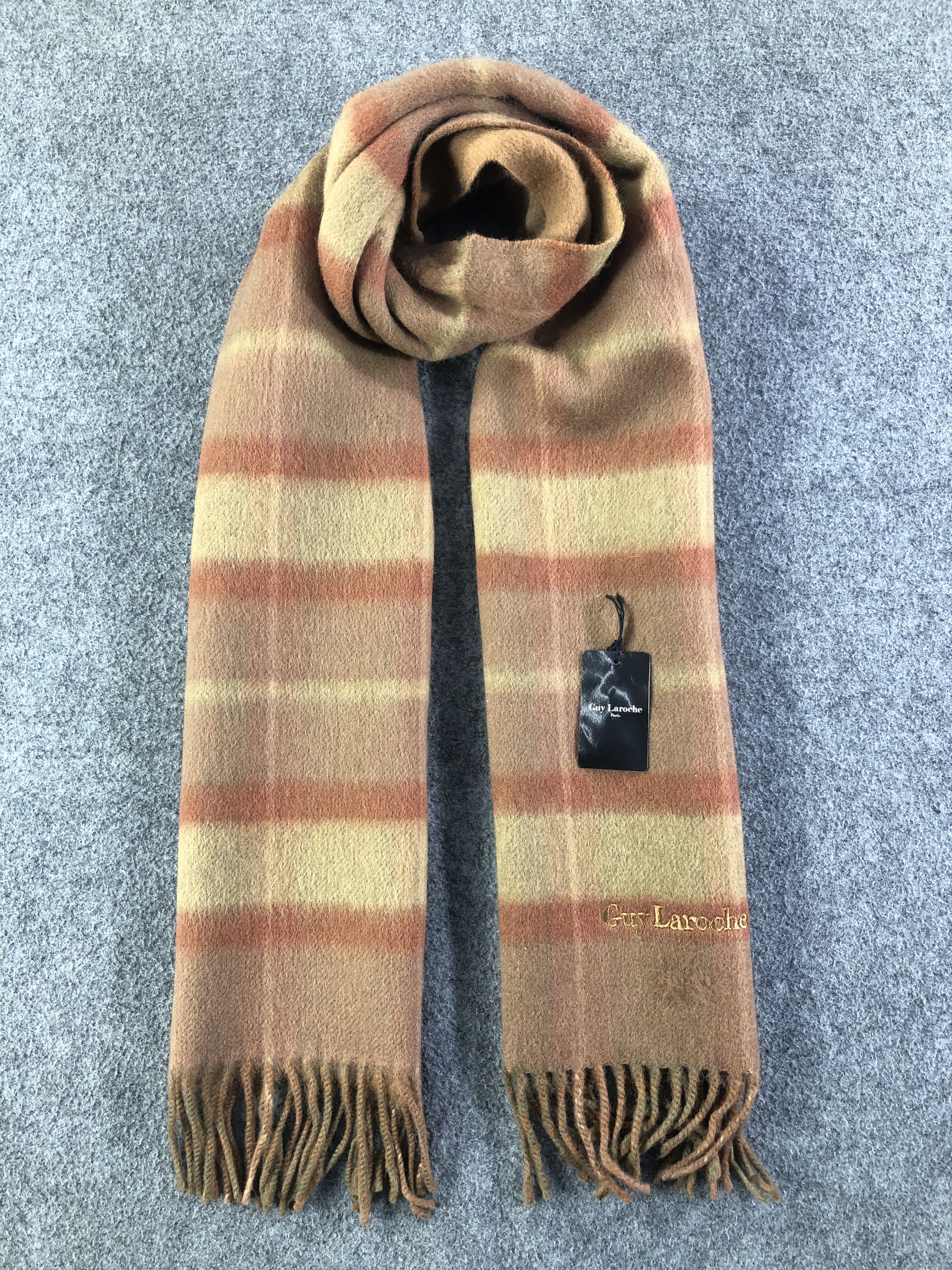 Guy Laroche Guy Laroche Scarf / Muffler / Neckwear Size ONE SIZE - 1 Thumbnail