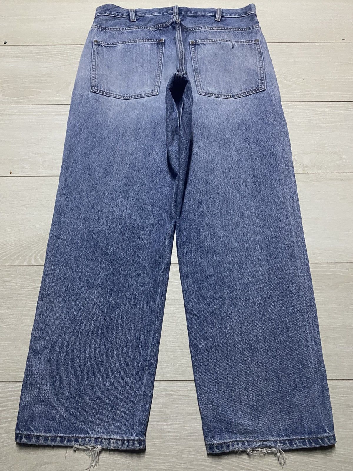 Uniqlo Vintage Uniqlo Blue Wash Taperred Leg Distressed Jeans Size US 32 / EU 48 - 2 Thumbnail