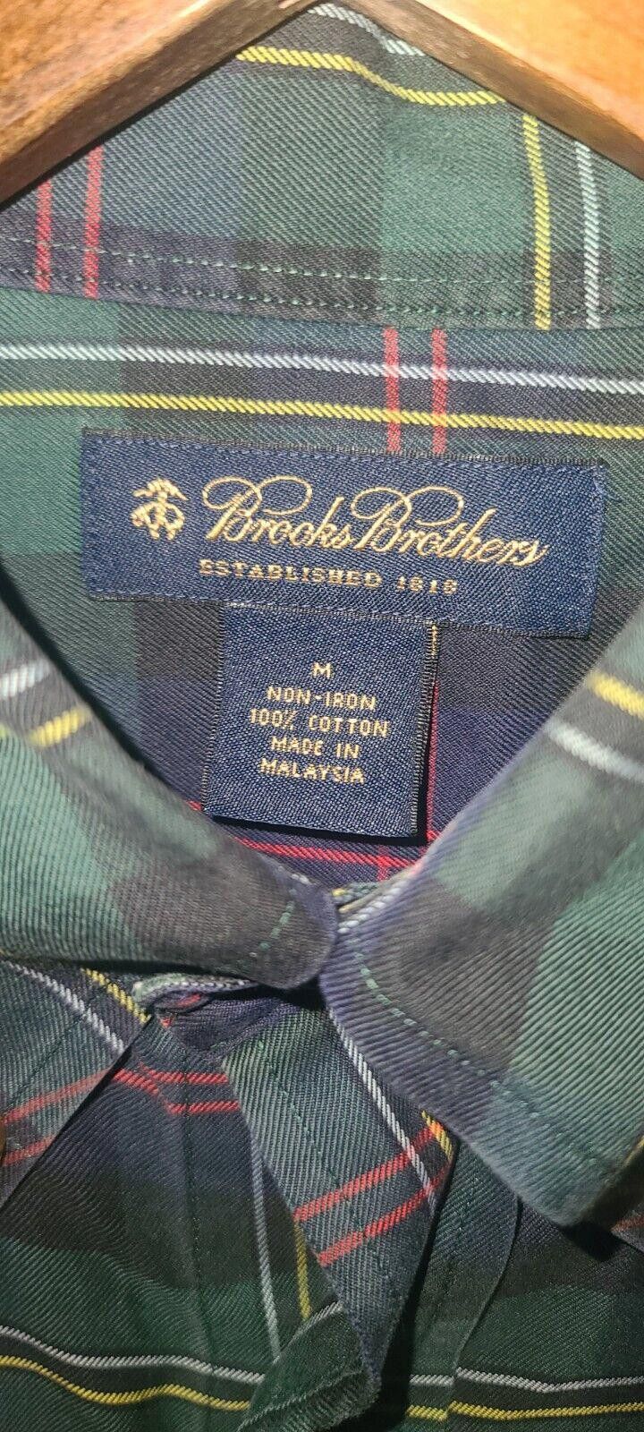Brooks Brothers Brooks Brothers Men's Dress Shirt Size Medium Green Check Size 38R - 4 Thumbnail