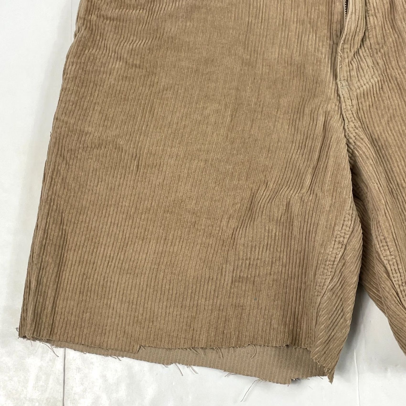 Empyre Empyre Shorts Mens 32 x 8 Beige Corduroy Chino Workwear Streetwear Casual Tan Beige 5-Pocket Design Regular Inseam 8in Mens Size US 32 / EU 48 - 5 Thumbnail