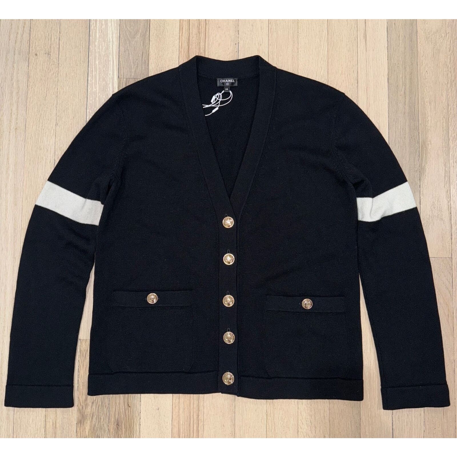 Chanel Chanel 20K Black Cashmere White Gold CC Logo Long Sleeve Size XS / US 0-2 / IT 36-38 - 3 Thumbnail
