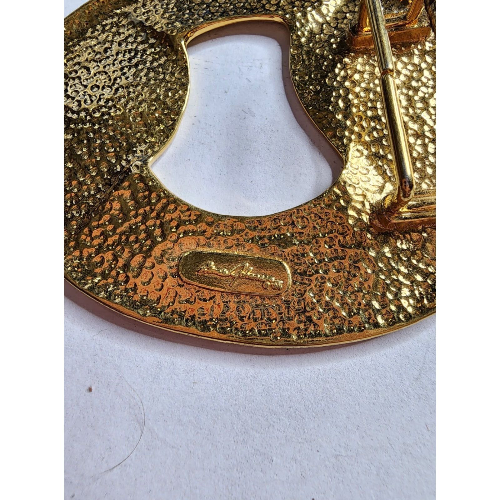 Vintage Vintage Ginnie Johansen Goldtone Abstract Belt Scarf Slide Bolo 1980s Art Deco Unisex Accessories Size ONE SIZE - 5 Thumbnail