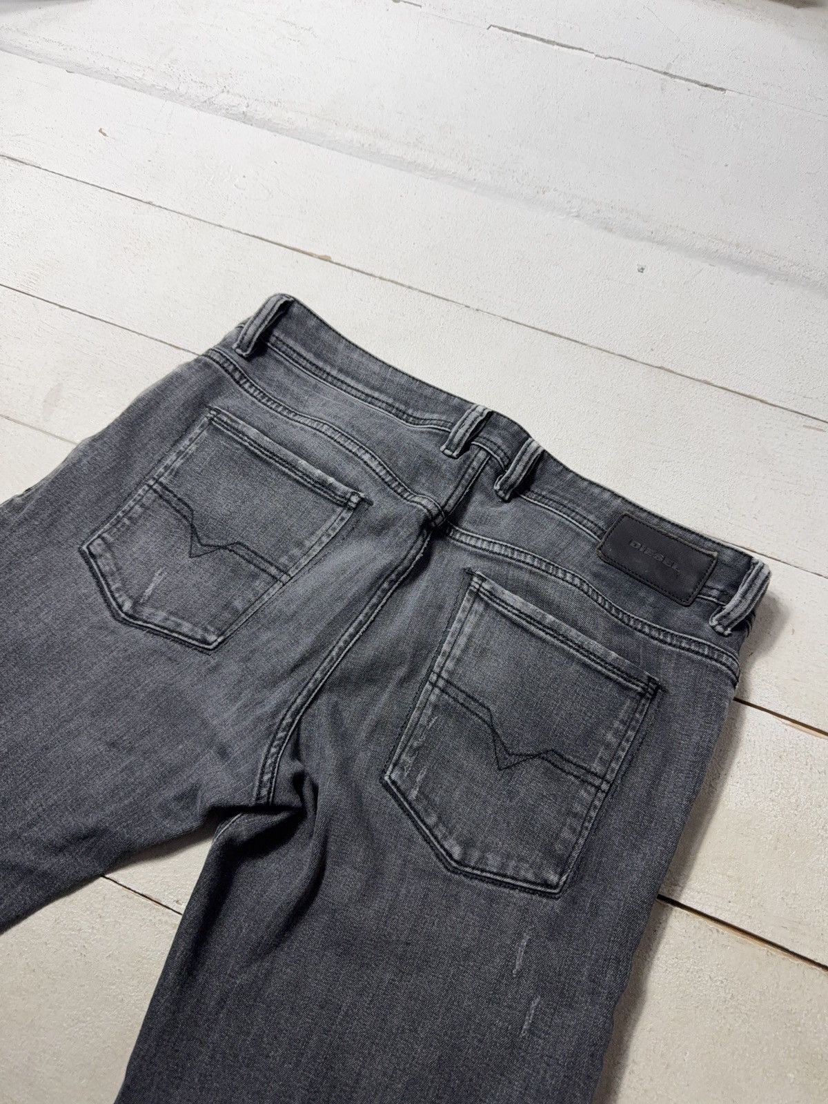 Diesel Luxury 00s Diesel Sleenker Grey Wash Skinny Jeans Knee Rip Size US 33 - 18 Thumbnail