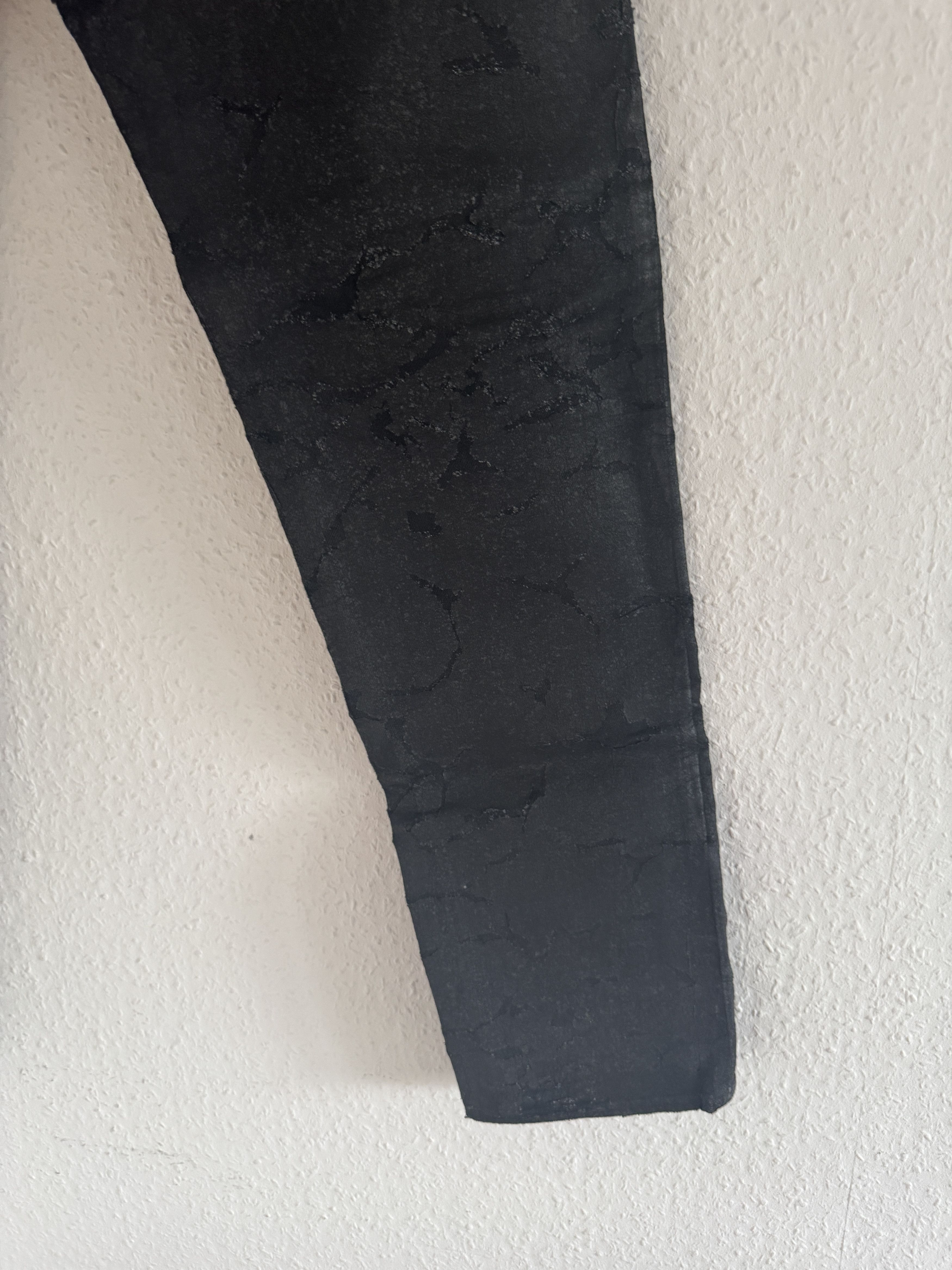 Cracked Paint Slim-Fit Denim Pants – Black