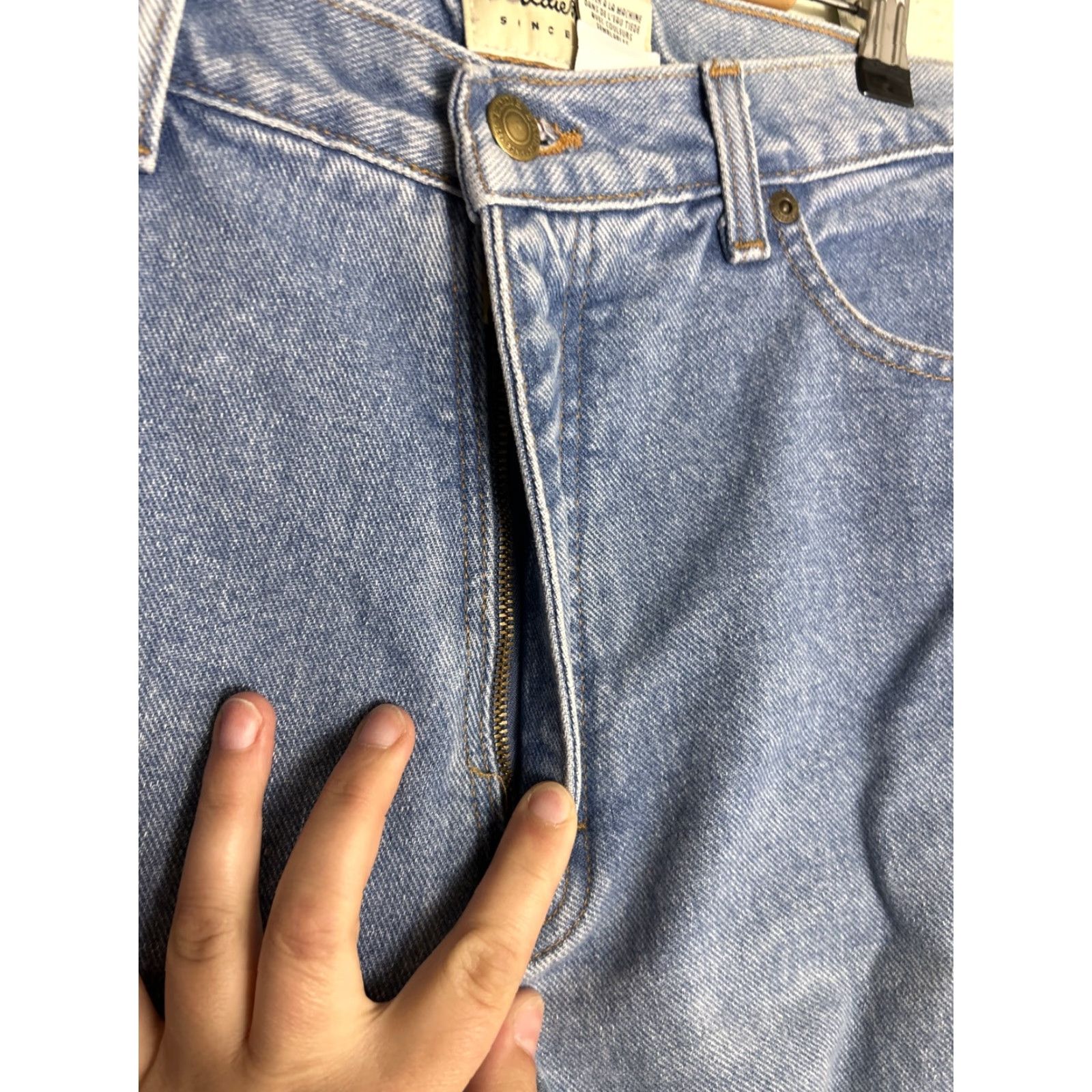 Eddie Bauer VINTAGE Eddie Bauer Jeans Women 12 Regular 32in Inseam High Rise Light Wash Denim Blue 5-Pocket City Retro Christmas Mom Womens Jeans (12) Size 34" / US 12 / IT 48 - 6 Thumbnail