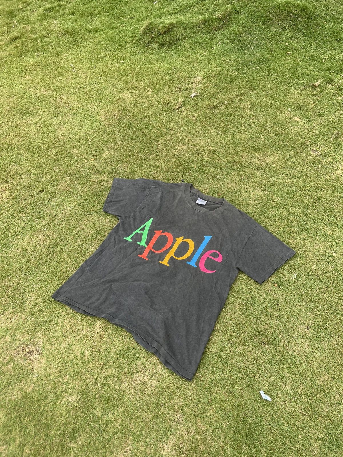 Apple Vintage 90s Apple tees Sun Faded TEES Size US L / EU 52-54 / 3 - 3 Thumbnail
