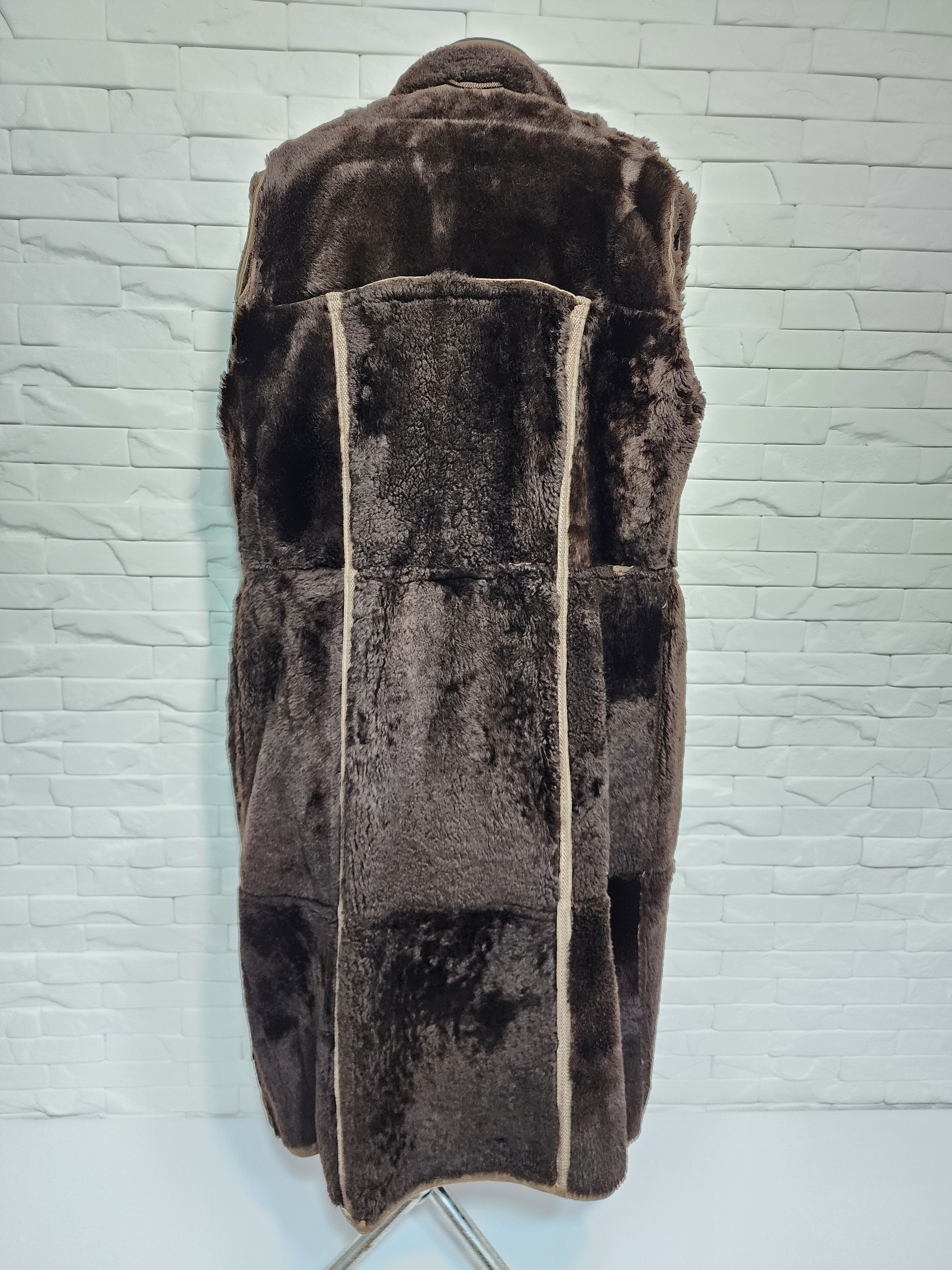 Genuine Leather Brown Sheepskin Coat: Genuine Fur, Button-Down Size US L / EU 52-54 / 3 - 7 Thumbnail