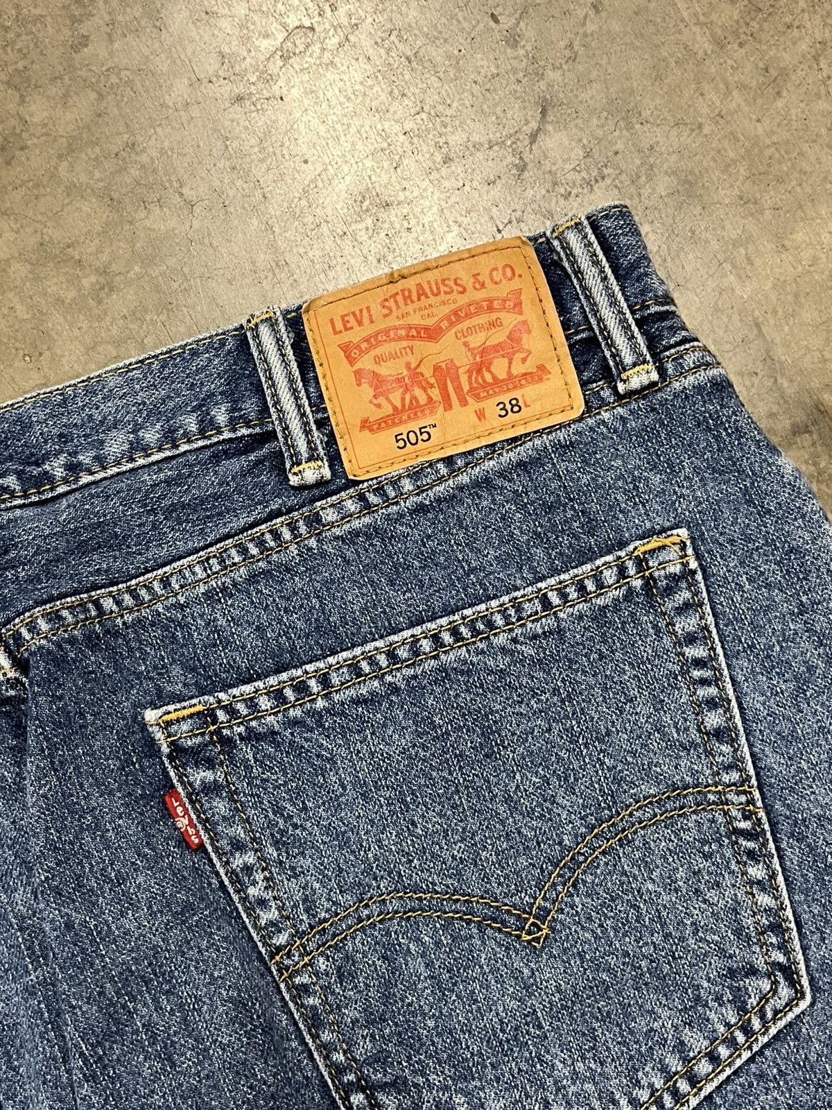Levi's × Vintage Levi’s jorts baggy fit y2k skater streetwear hype vintage Size US 38 / EU 54 - 5 Thumbnail