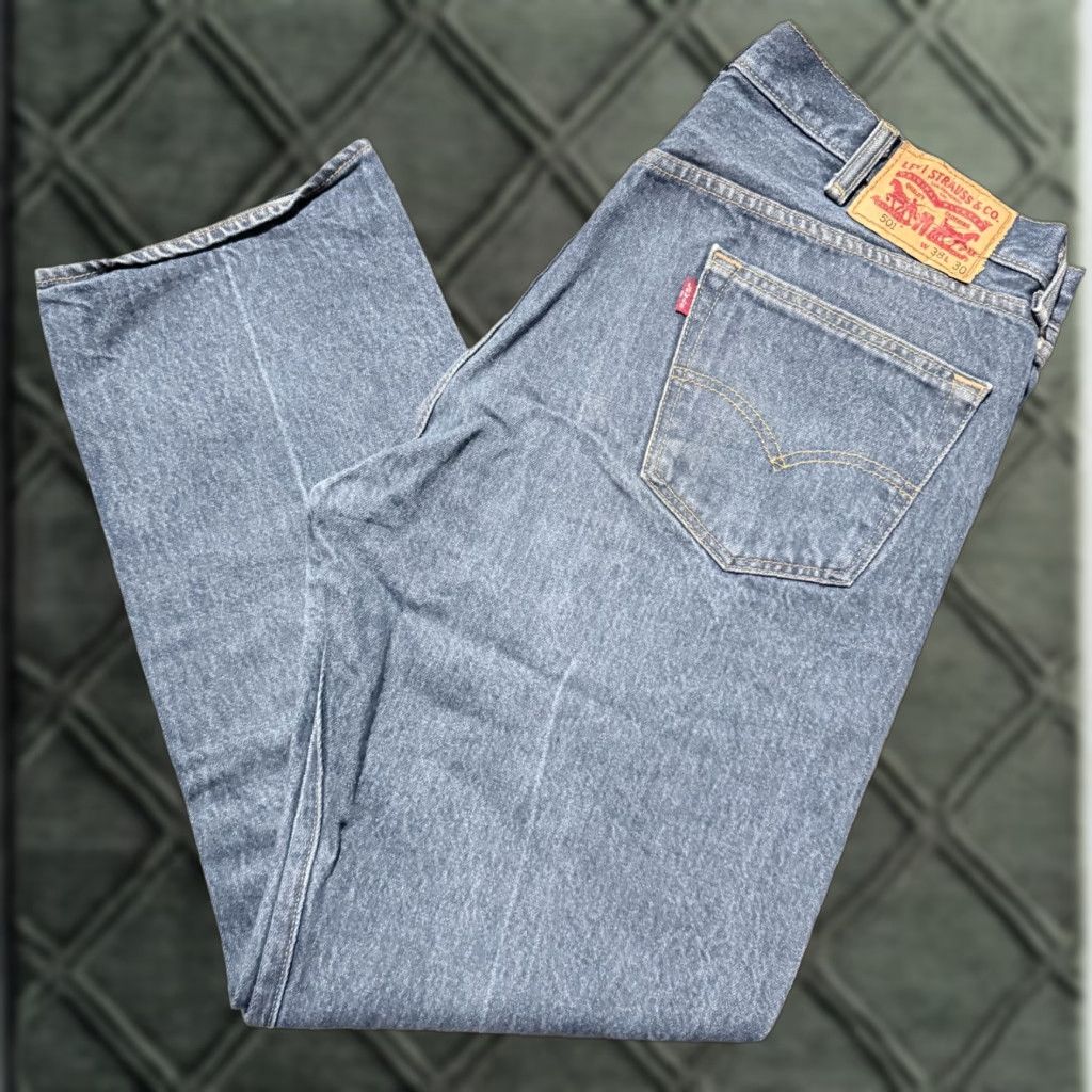 Levi's VINTAGE Levi's 501 Jeans Men Regular 38x30 Blue Light Wash Denim Classic Straight Jeans Mens Size US 38 / EU 54 - 1 Thumbnail