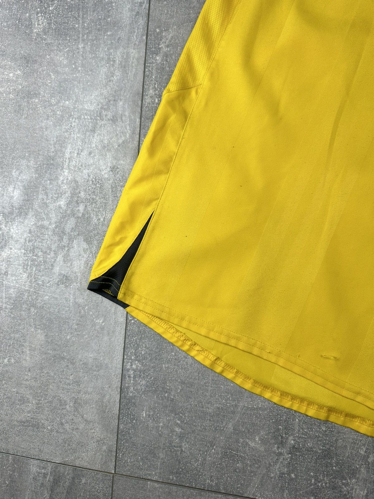 Nike Nike Arsenal London FC 2005/06 Away Soccer Football Jersey Size US S / EU 44-46 / 1 - 5 Thumbnail