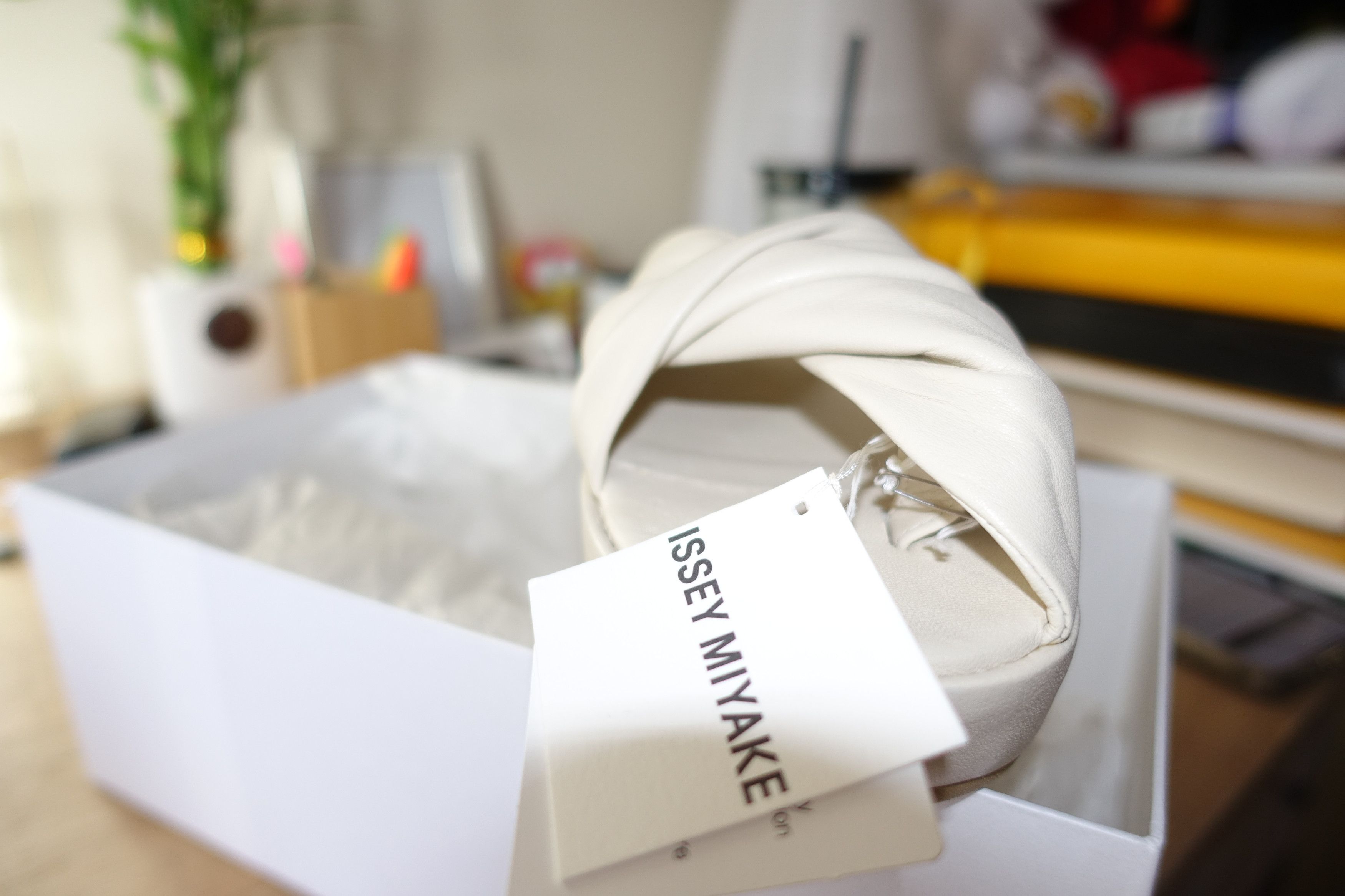 Issey Miyake Beige Twist Sandal Size US 6.5 / IT 36.5 - 9 Thumbnail